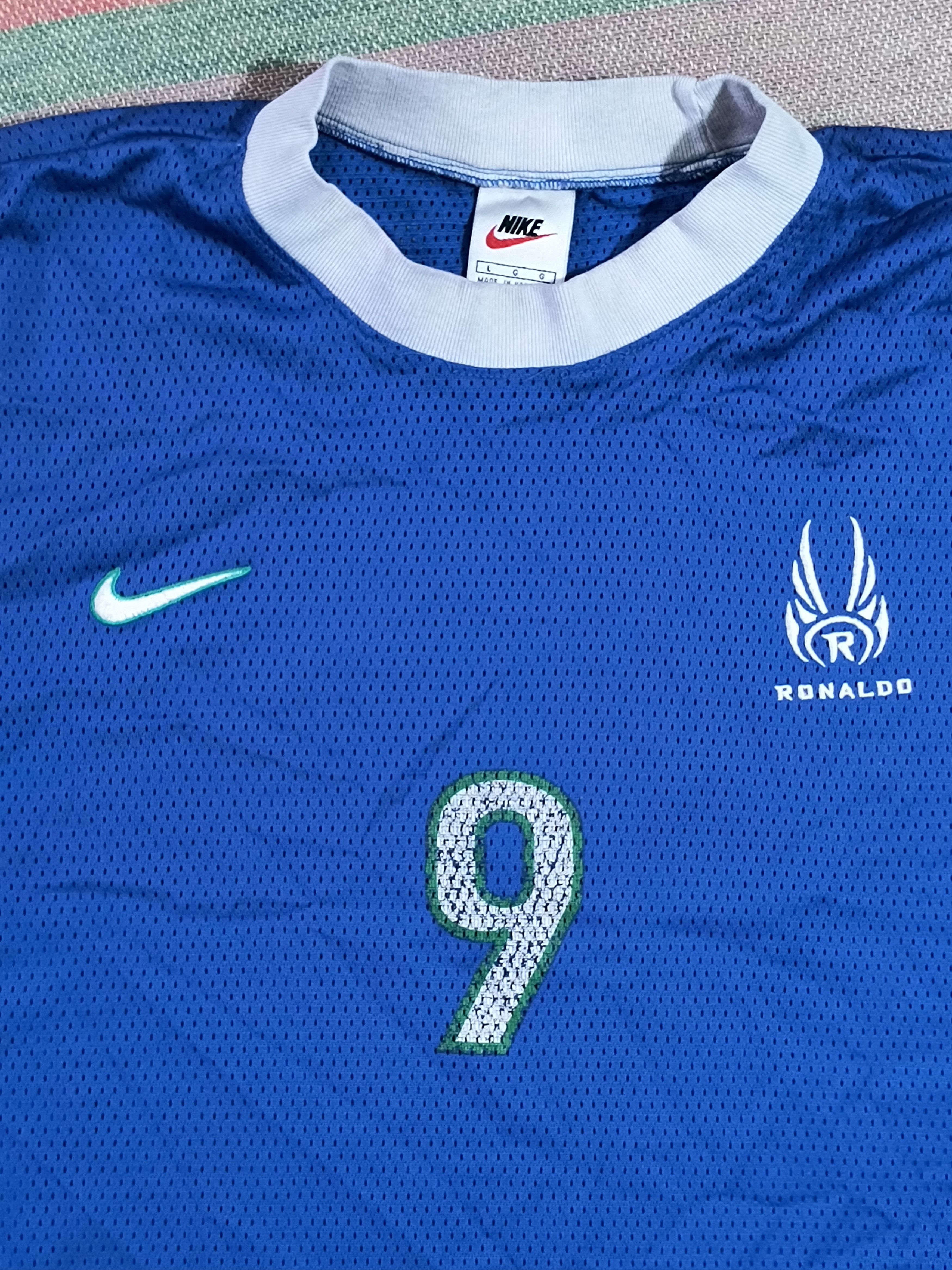Nike Vintage Nike Ronaldo R9 90s away jersey Size US L / EU 52-54 / 3 - 3 Thumbnail