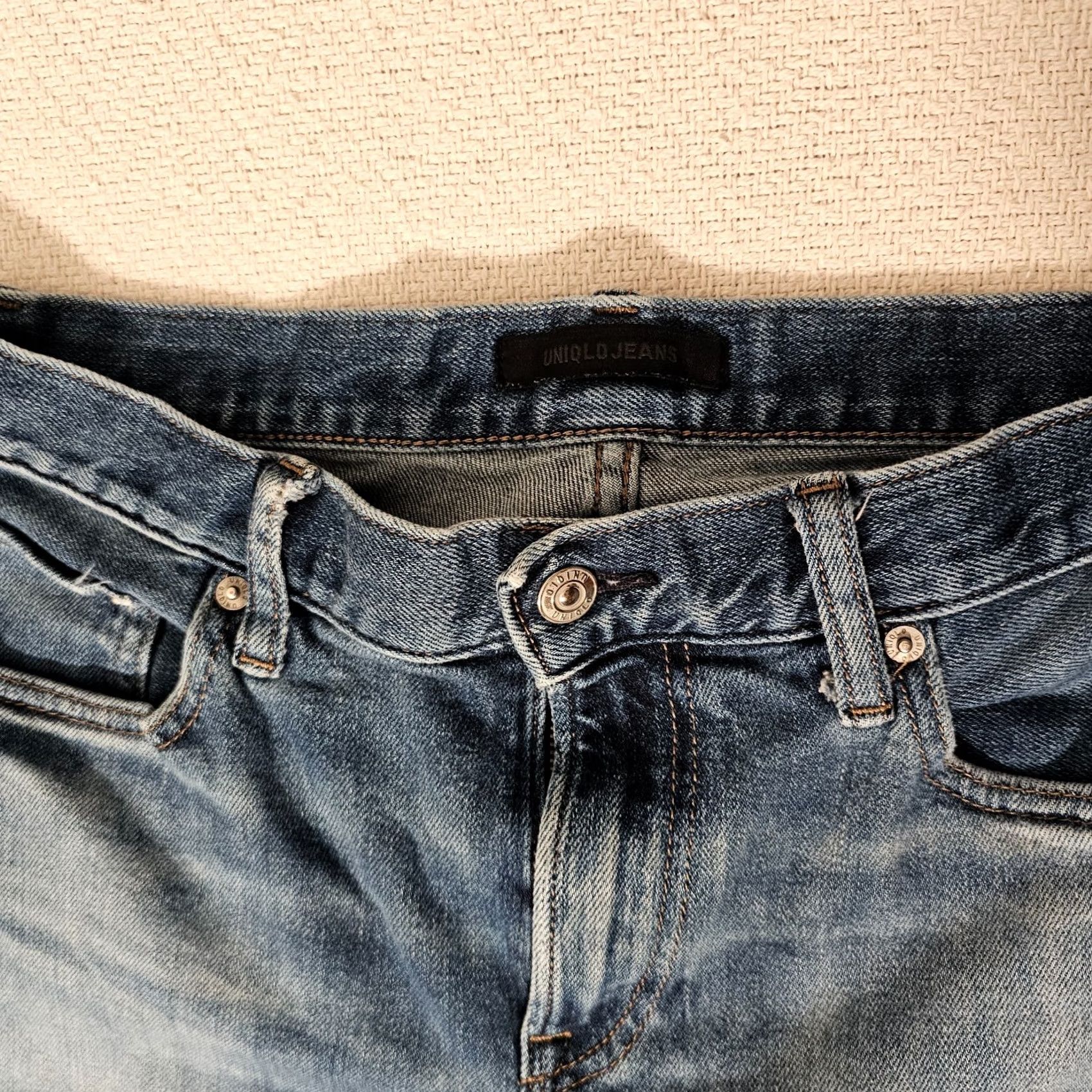 Uniqlo UNIQLO Jeans Men's 31x34 Blue Medium Wash Distressed Cotton Stretch Jeans Slim Straight 5-Pocket Denim Belt Loops Vintage No Size US 31 - 3 Thumbnail