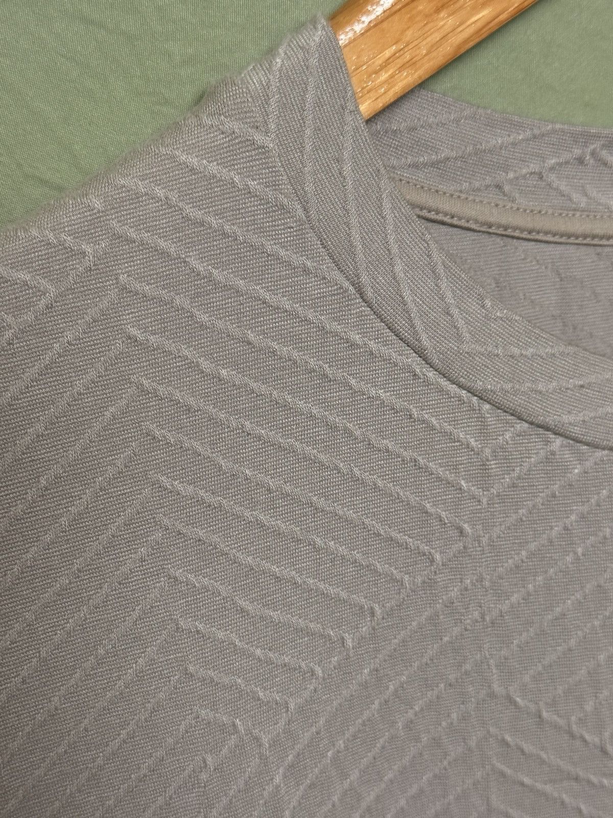 Giorgio Armani Giorgio Armani Cashmere Blend Chevron T-Shirt Size US L / EU 52-54 / 3 - 3 Thumbnail