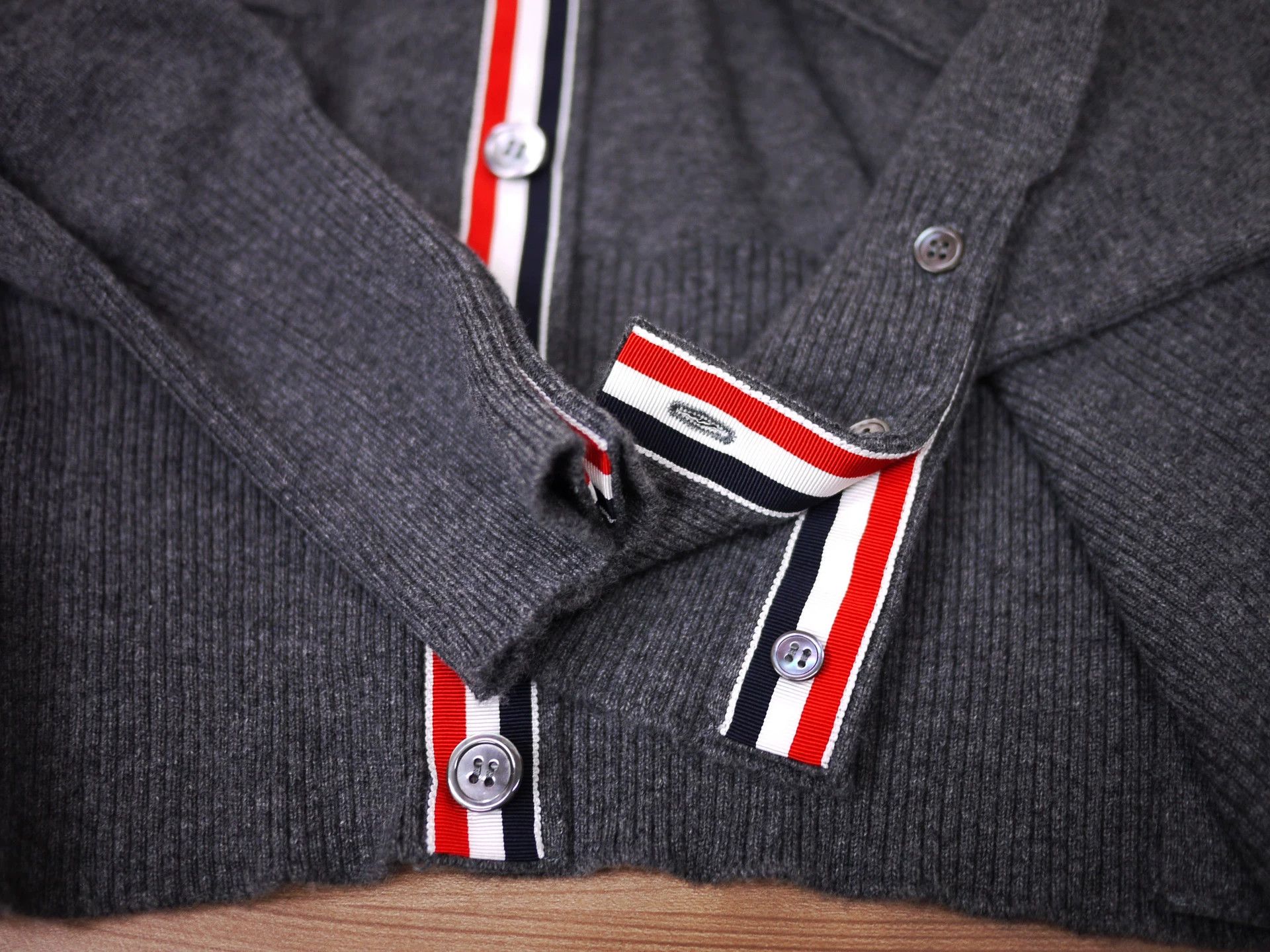 Thom Browne Thom Browne Grey Knit Sweater Size 0 No Tags No Pockets Size XS / US 0-2 / IT 36-38 - 6 Thumbnail