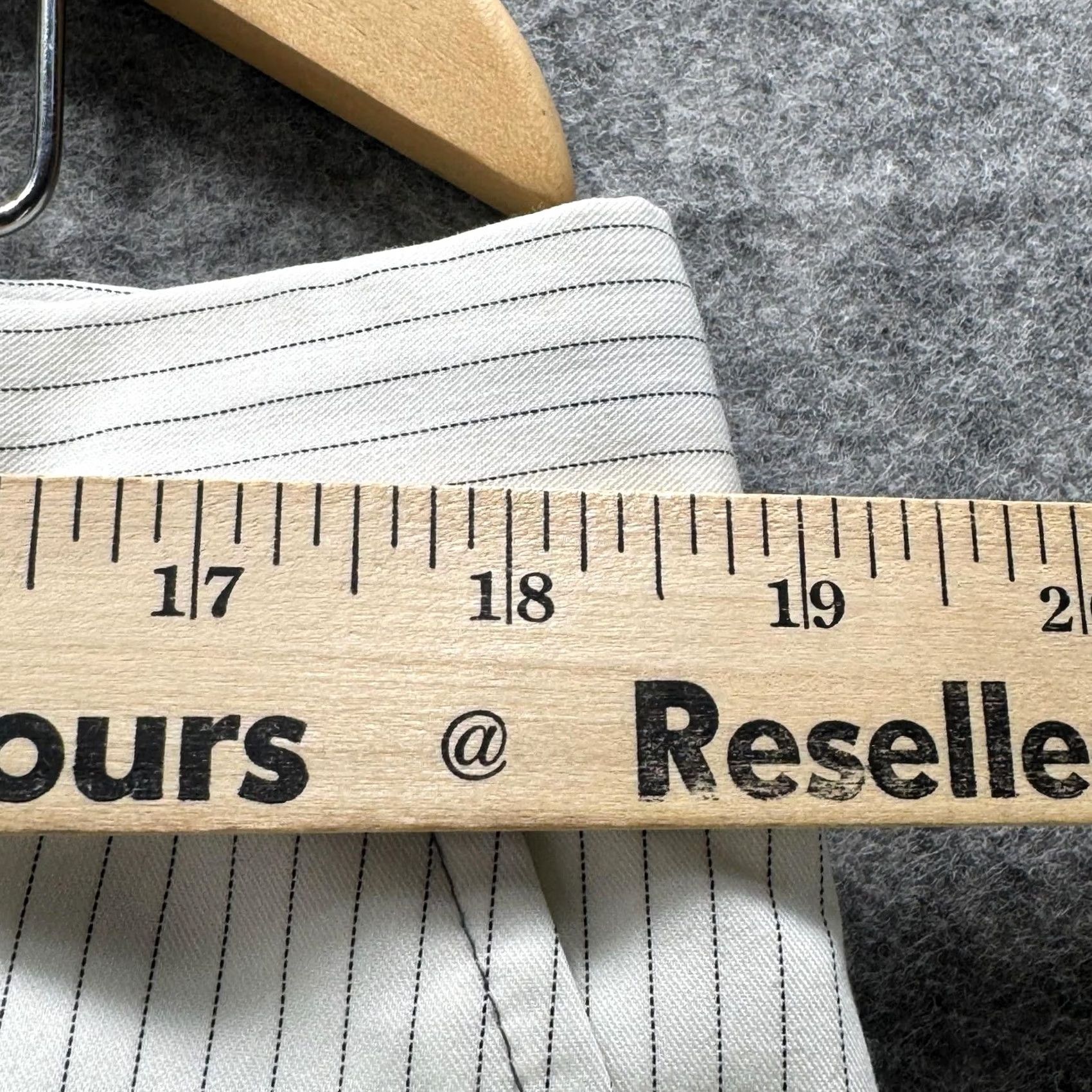TravisMathew Travis Mathew Shorts Mens 38 Beige Stripe Chino Flat Front Golf Stretch 6 Inseam Size US 38 / EU 54 - 6 Thumbnail