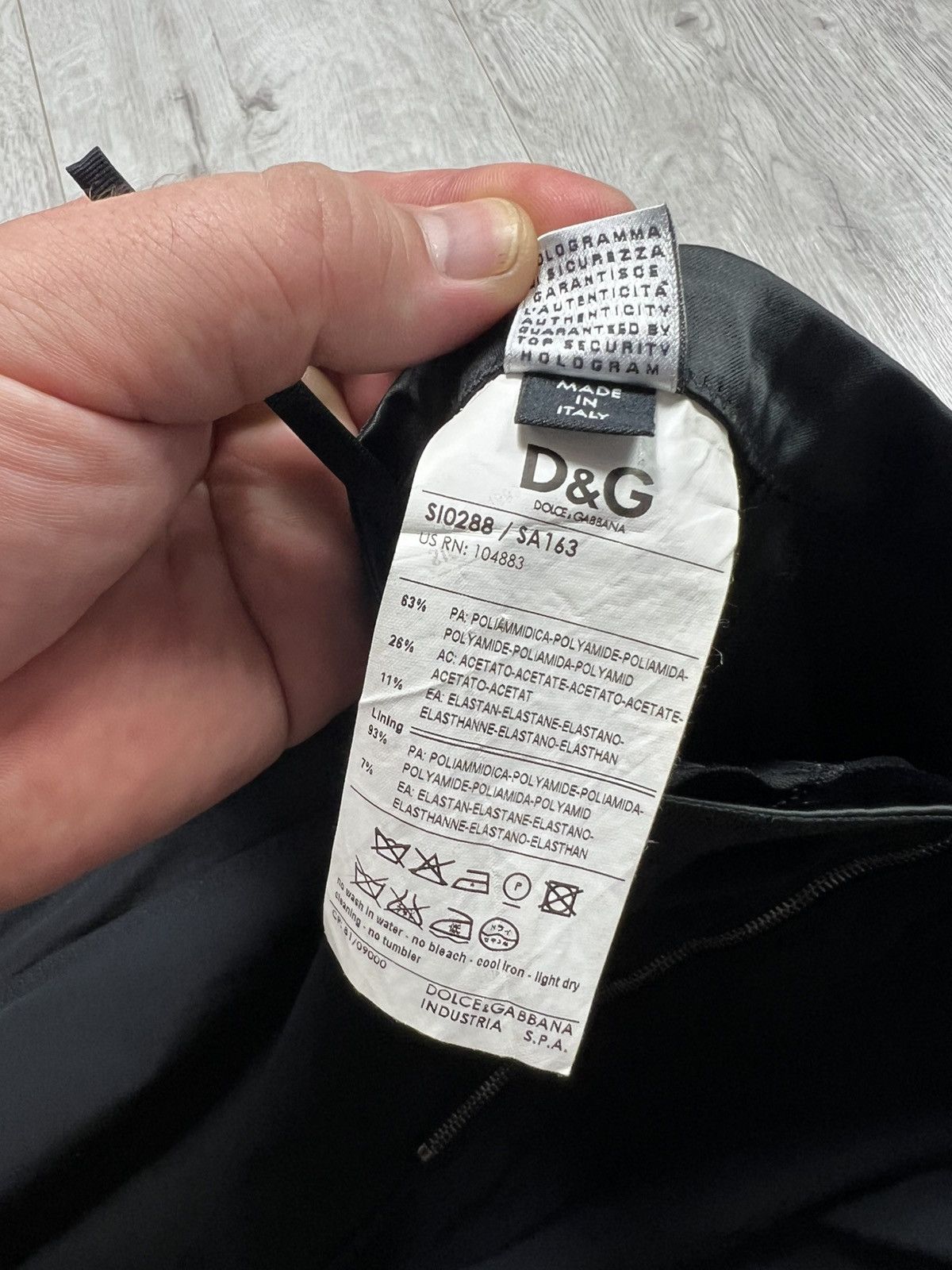 Dolce & Gabbana Dolce & Gabbana Black Satin Pencil Skirt D&G Size IT46 Size 32" / US 10 / IT 46 - 17 Thumbnail