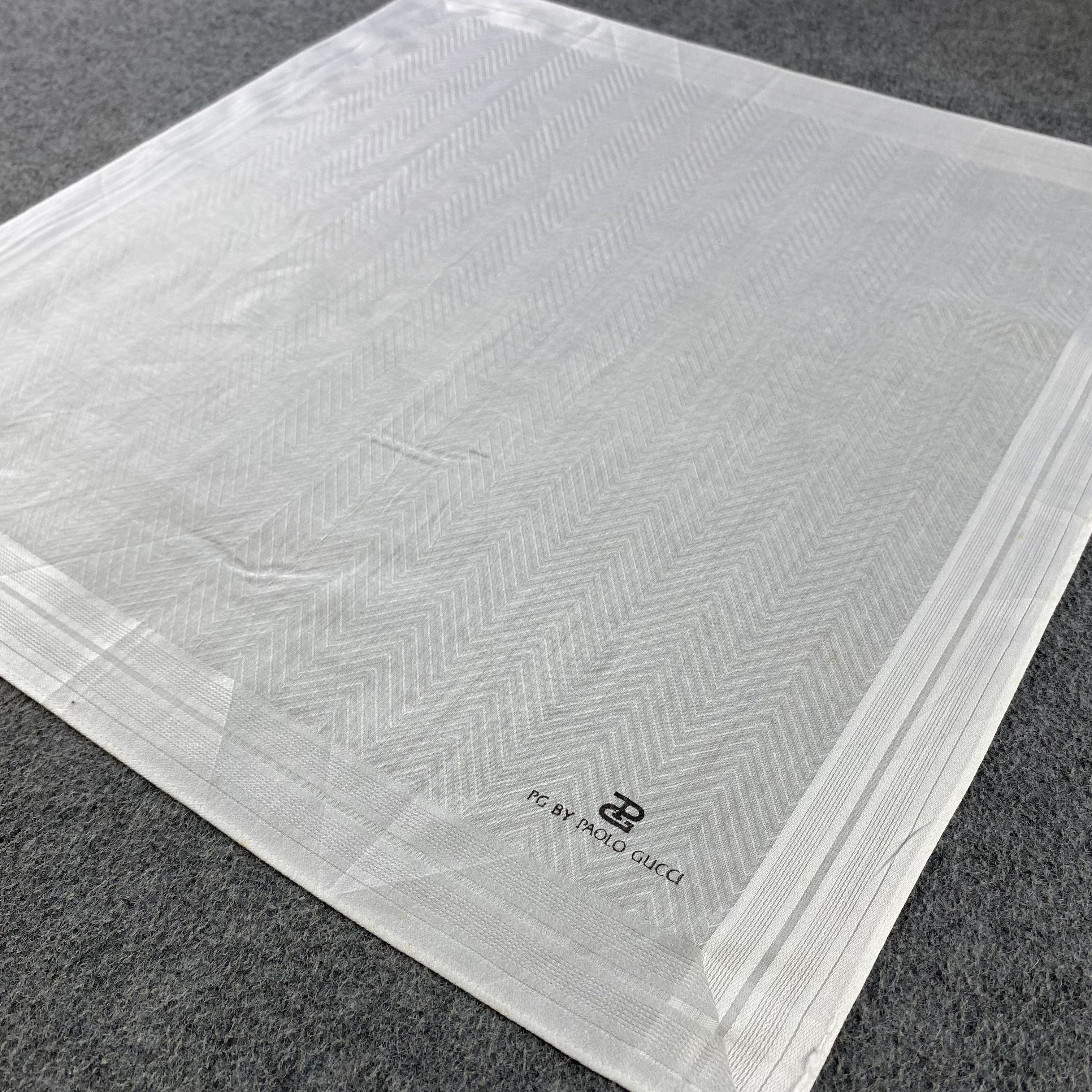 Paolo Gucci × Vintage Handkerchief/Neckerchief/Bandana HC589 Size ONE SIZE - 2 Thumbnail