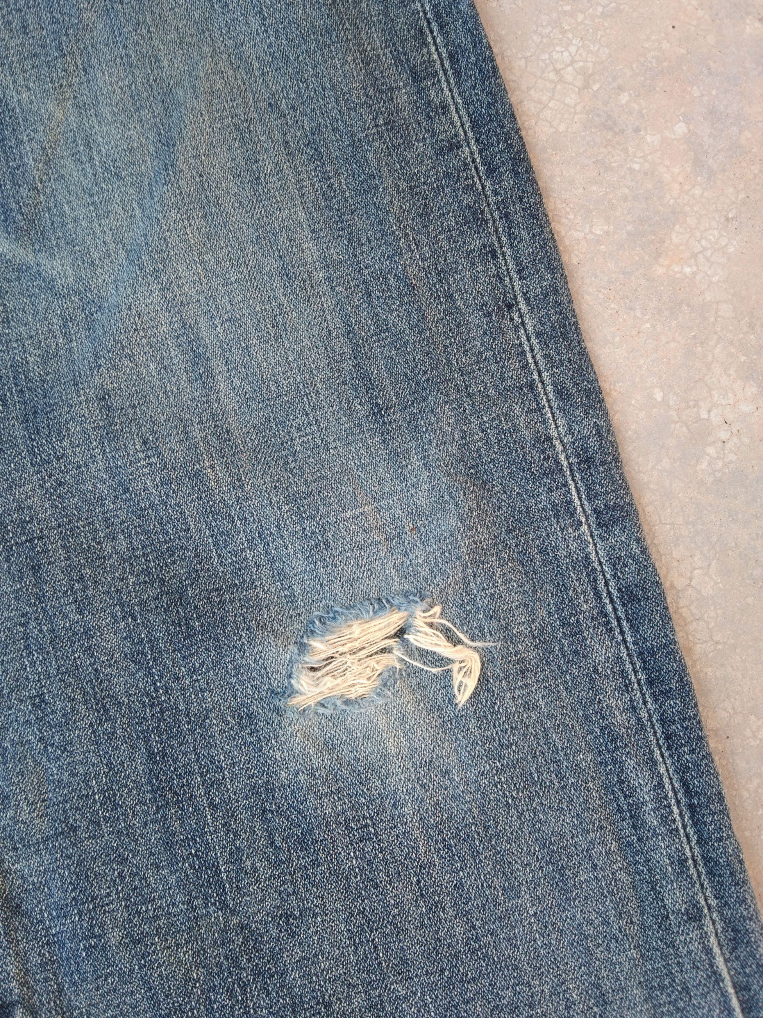 Wrangler Vintage Faded Wrangler Straight Leg Distressed Jeans 33x30 Size US 33 - 4 Thumbnail