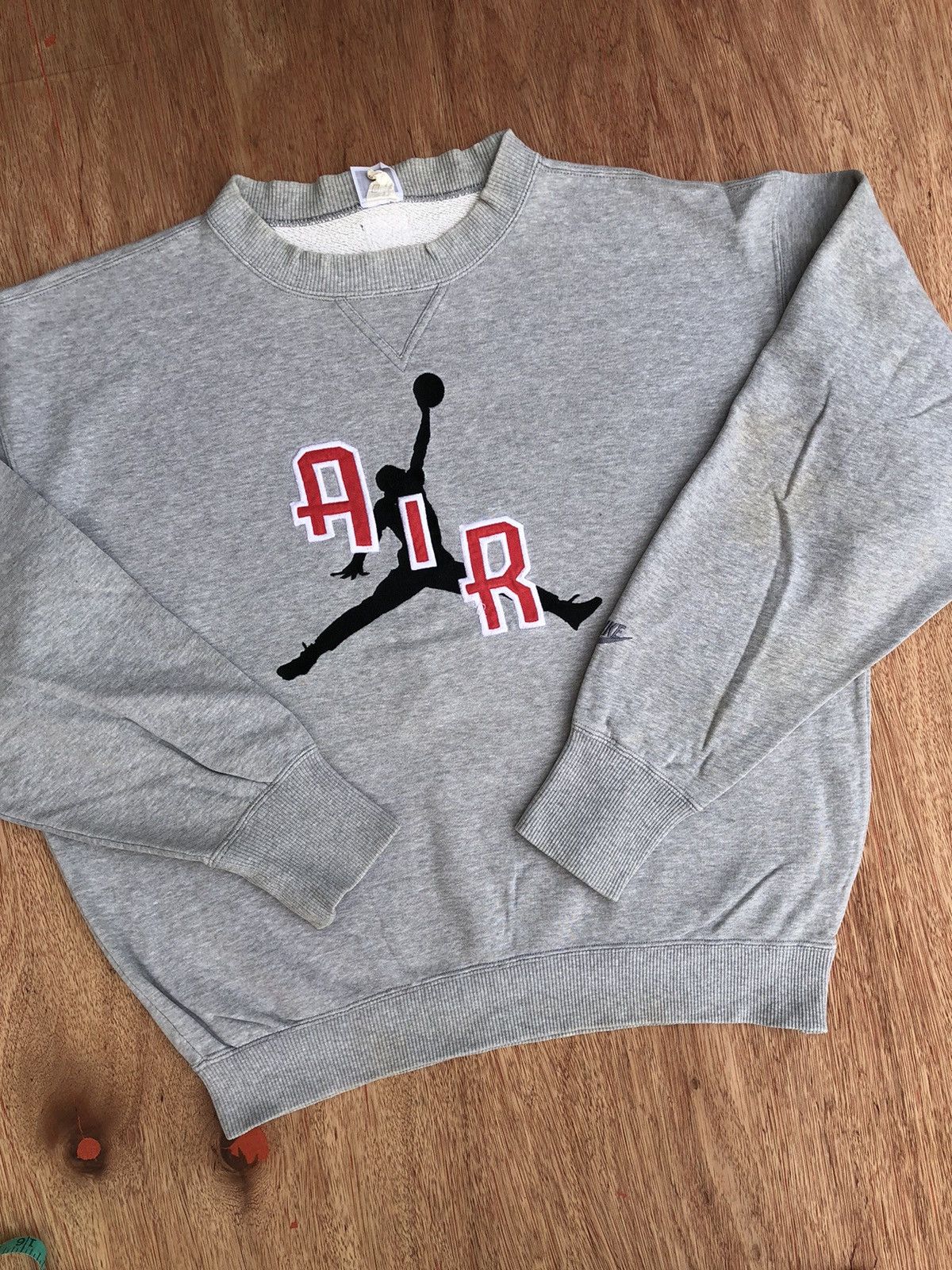 Nike × Vintage Vintage NIKE Air Jordan Embriodery Big Logo Design Crewneck Size US L / EU 52-54 / 3 - 3 Thumbnail
