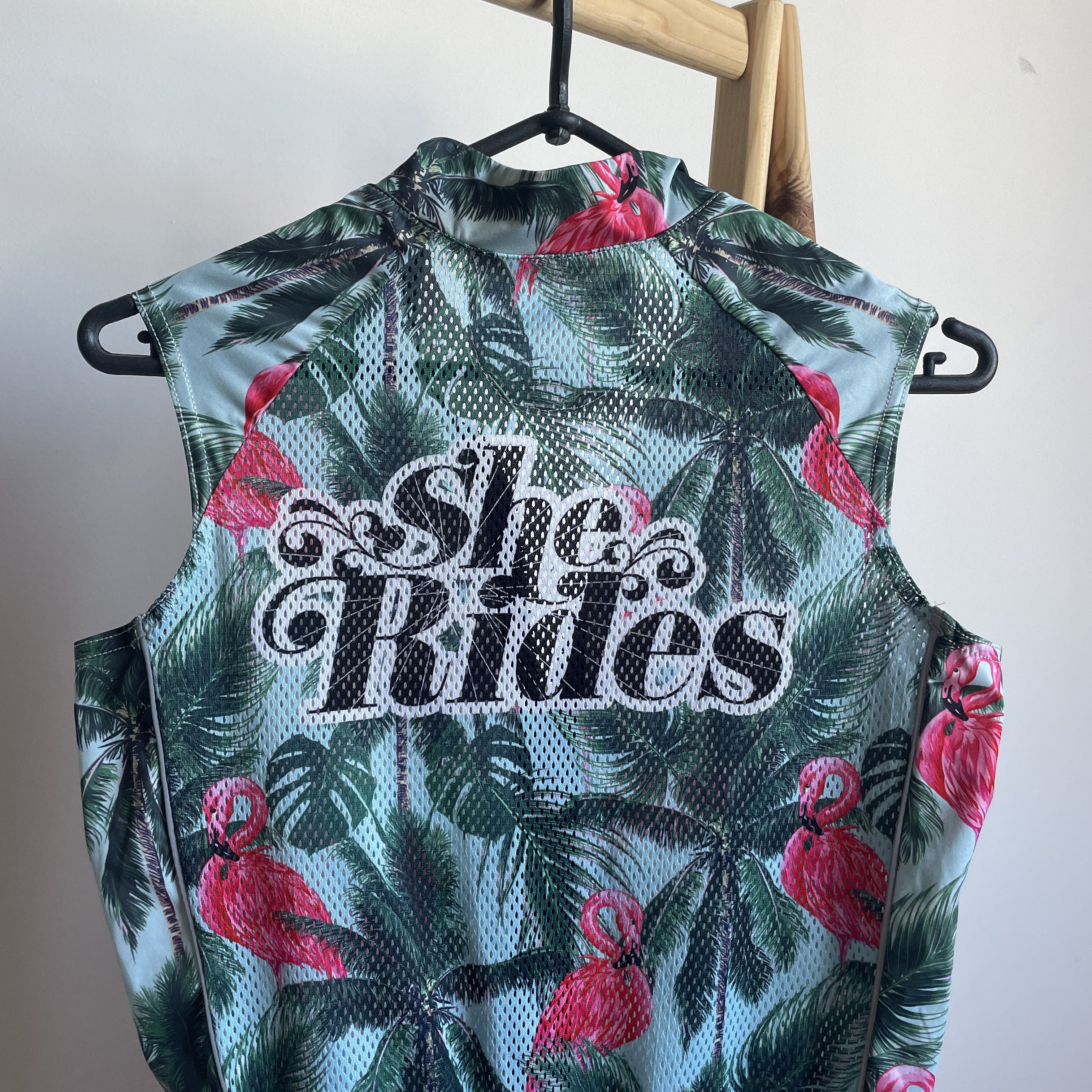 Other Verge Sport Bold Collection Womens Cycling Vest Size M Size M / US 6-8 / IT 42-44 - 4 Thumbnail