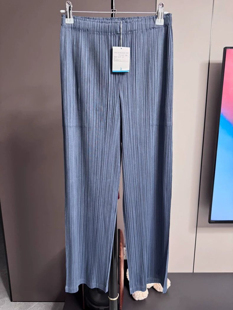 Issey Miyake Issey Miyake size:3 Blue-gray pleated straight-leg pants Size 22" - 1 Thumbnail