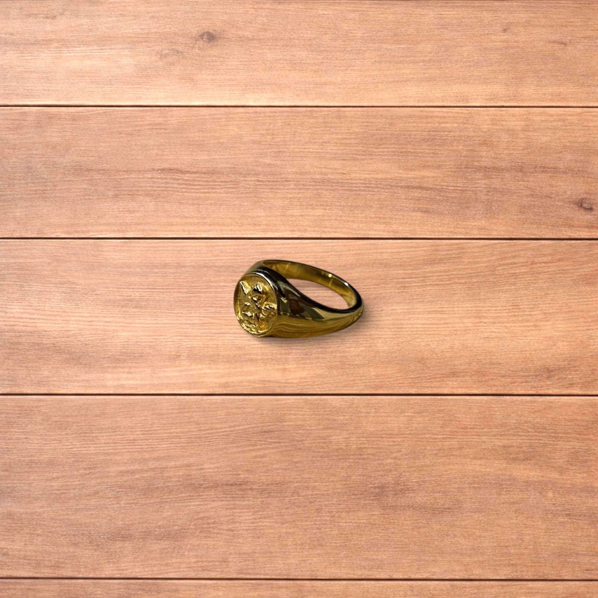 Japanese Brand Lovely vintage style stainless angel signet ring in gold. Size ONE SIZE - 5 Thumbnail