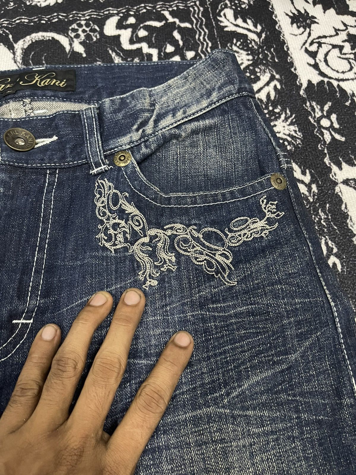 Karl Kani 90s KARL KANI STRAIGHT CUT EMBROIDERED JEANS Size US 31 - 7 Thumbnail