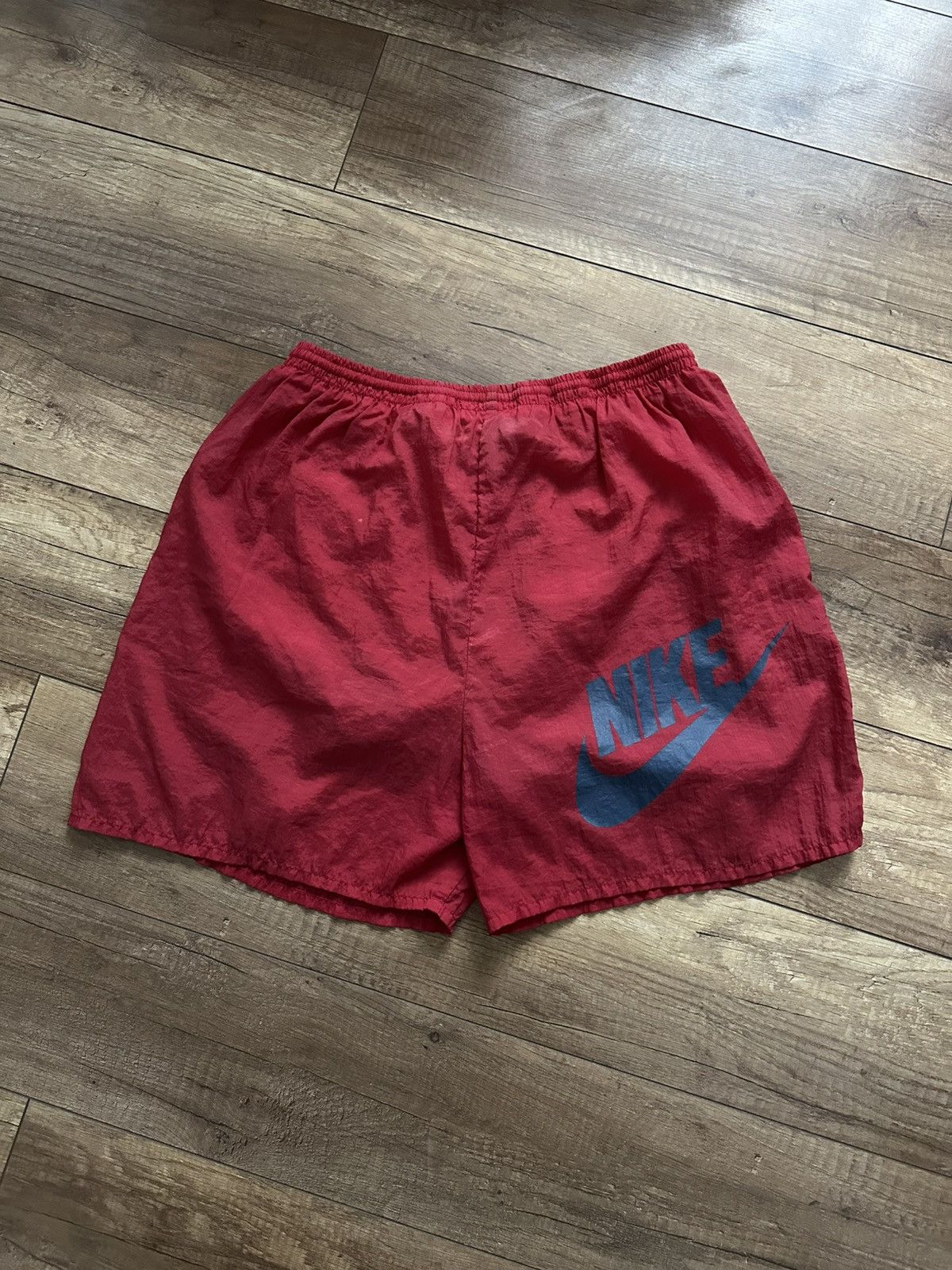 Nike Nike Vintage Nylon Shorts Big Logo 90s Size US 34 / EU 50 - 2 Thumbnail