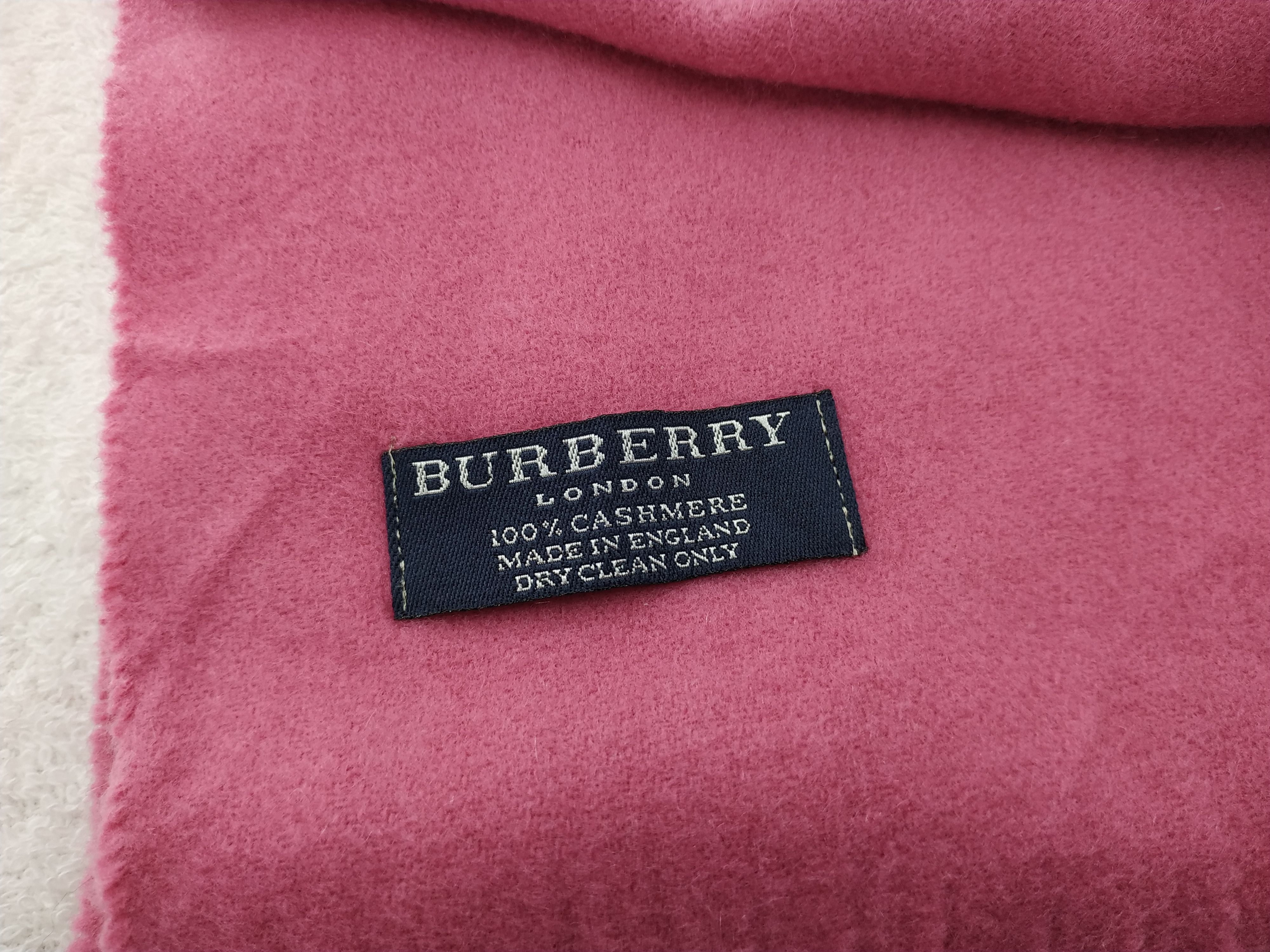 Burberry Vintage Burberry Cashmere Scarf/Muffler/Neckwear MF022 Size ONE SIZE - 6 Thumbnail