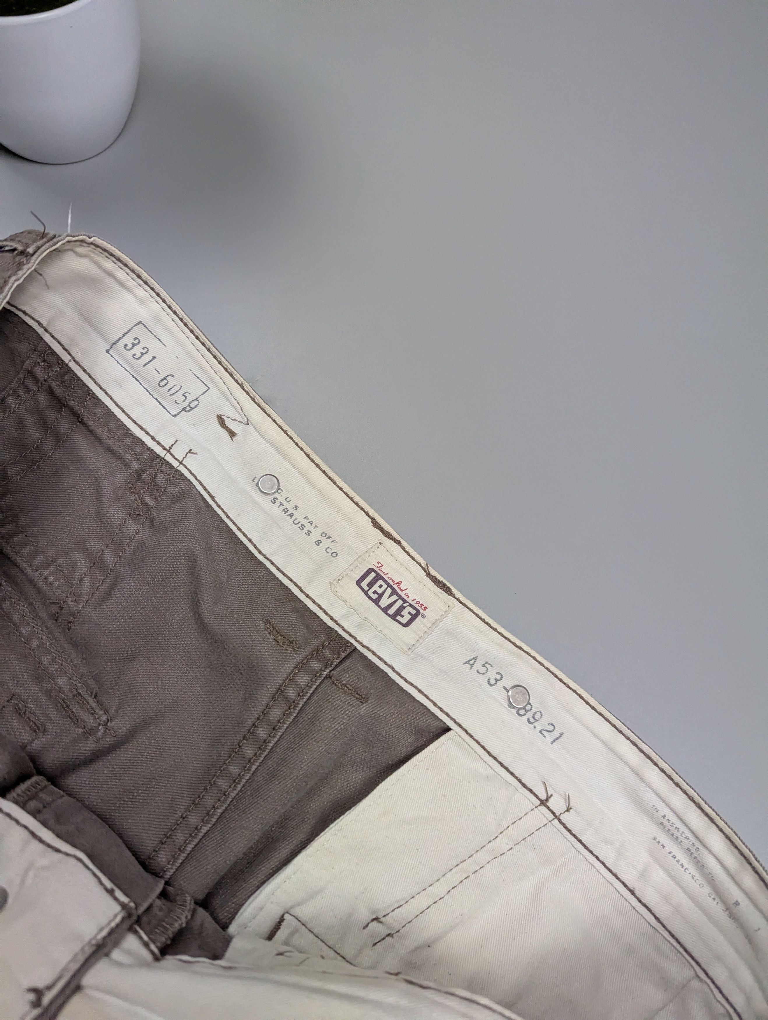 Levi's × Vintage LEVIS Vintage Men's Shabby Gray Cargo Shorts Bermuda W34 Size US 34 / EU 50 - 16 Thumbnail