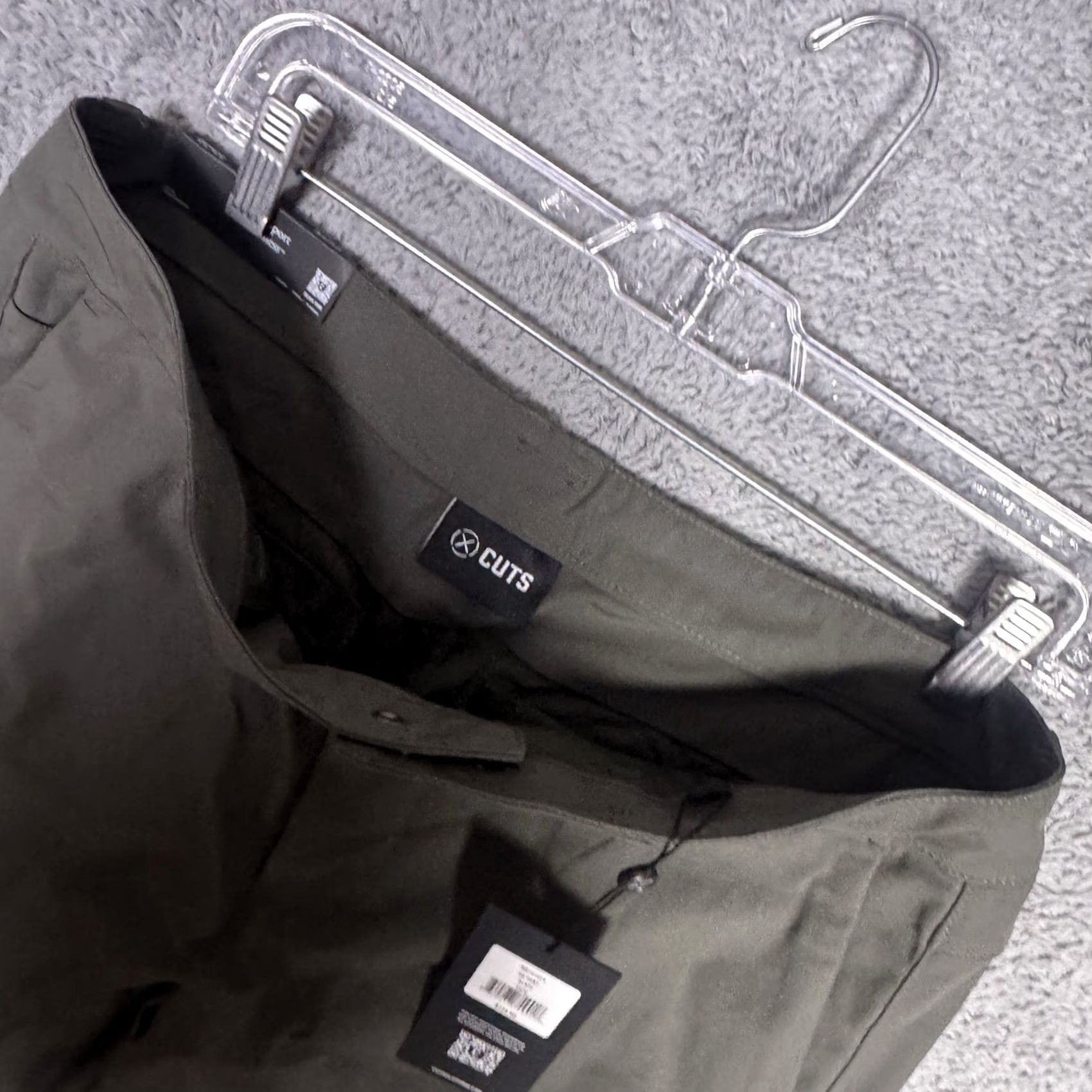 UES Clothing Cuts AO Pant Men Slim Fit Slate Tech Chino 33x32 Versaknit 33/32 MB10142VCM Size US 33 - 5 Thumbnail