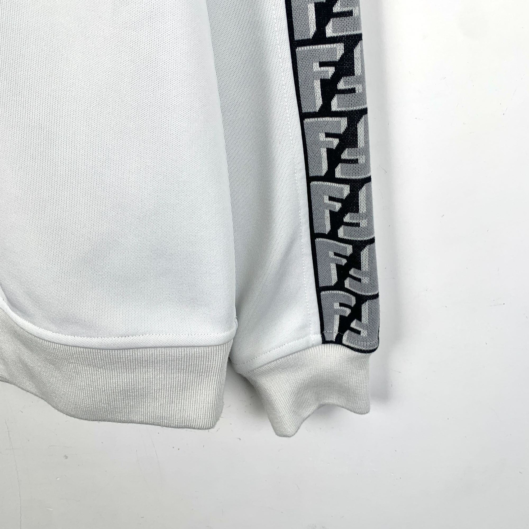 Fendi Fendi White Side Logo Intarsia Cotton Crewneck Sweatshirt (S Size US XS / EU 42 / 0 - 5 Thumbnail