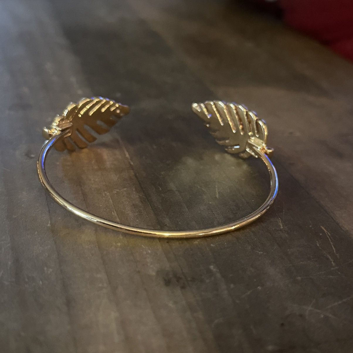 Other Gold tone leaf cuff bracelet Size ONE SIZE - 5 Thumbnail