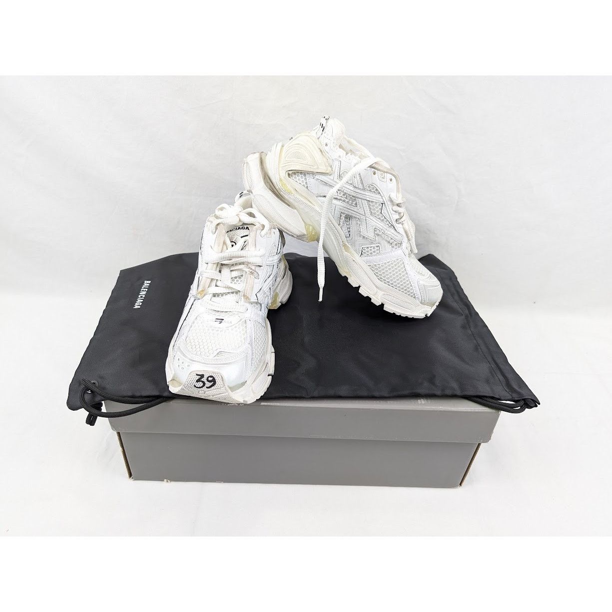 Balenciaga o1rshd1 Monocolor Runner Sneakers in White Size US 6 / EU 39 - 19 Thumbnail