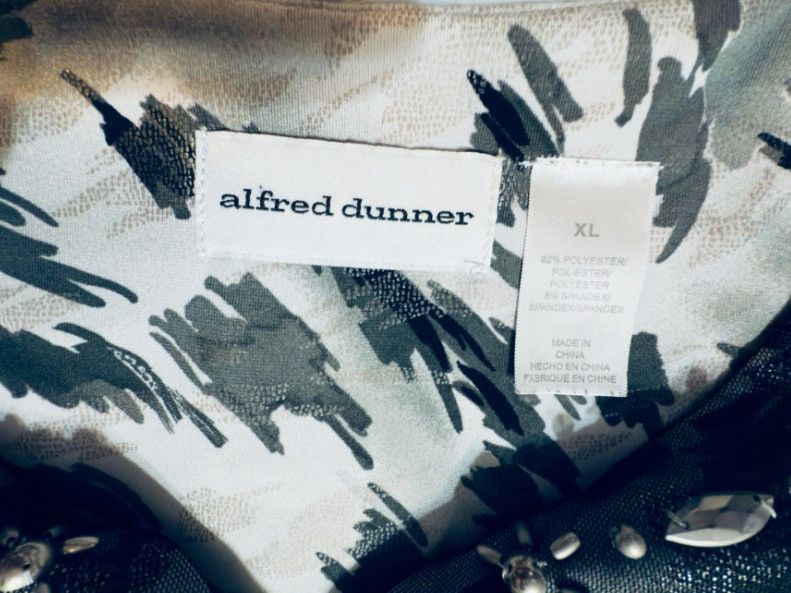 Other Alfred Dunner XL Embellished V-Neck Top Gray Abstract Print Size XL / US 12-14 / IT 48-50 - 4 Thumbnail