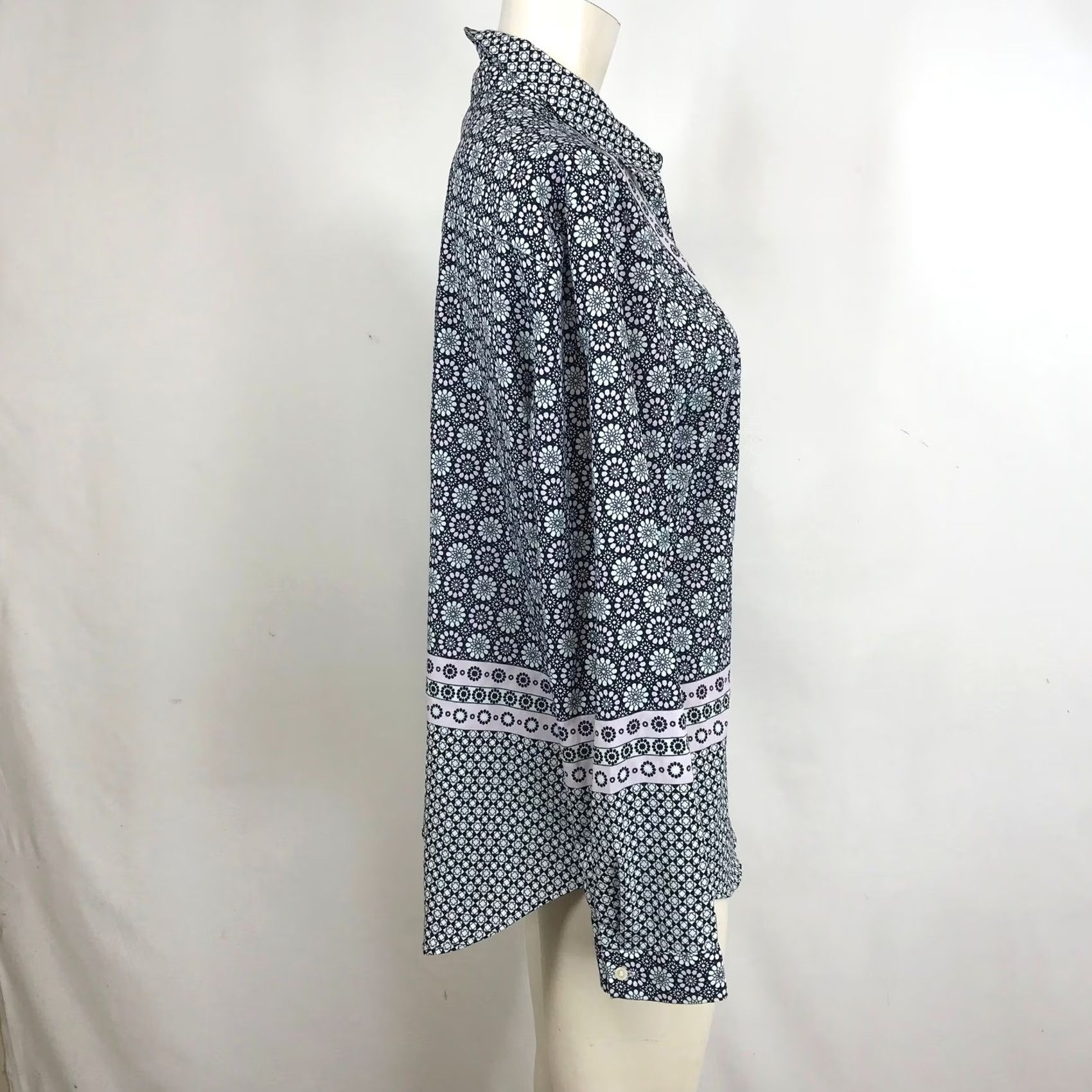 Talbots Talbots Womens Button-Up Shirt L Long Sleeve Geometric Floral Print Collared Button-Down Blue Spring Fall Casual Workwear Mens Womens Girls Boys Size L / US 10 / IT 46 - 4 Thumbnail