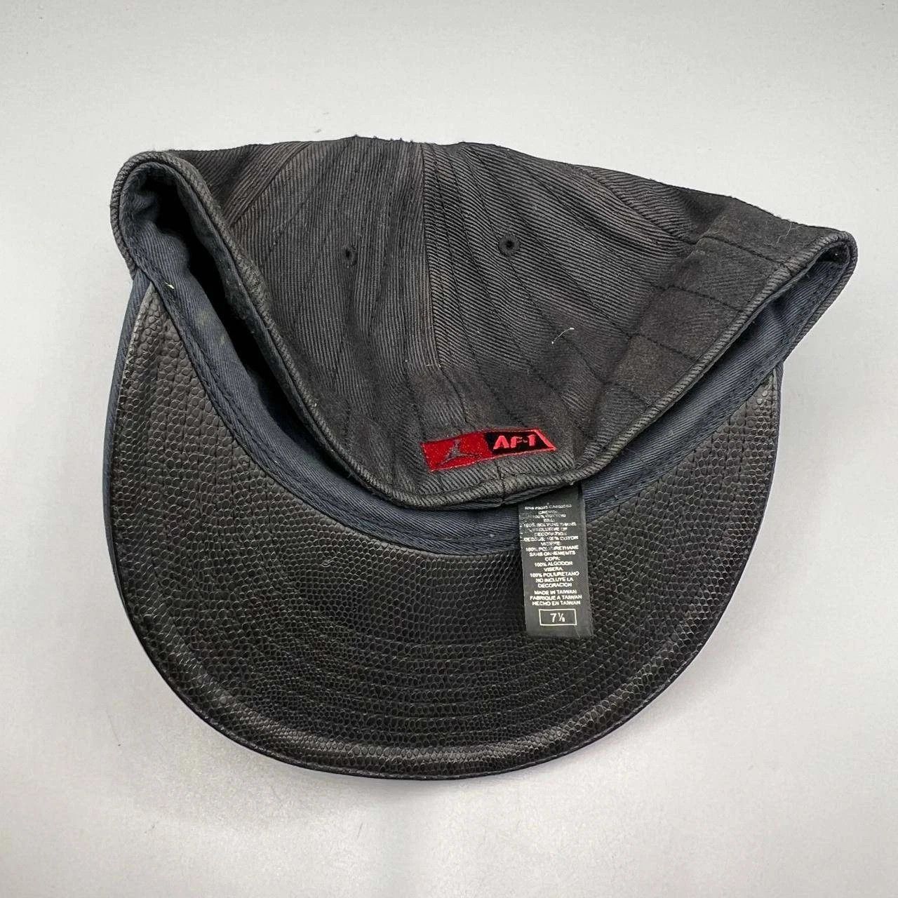 Jordan Brand Air Jordan Hat Men 7 1/8 Flu Game Two 3 Embroidered Fitted Size ONE SIZE - 5 Thumbnail
