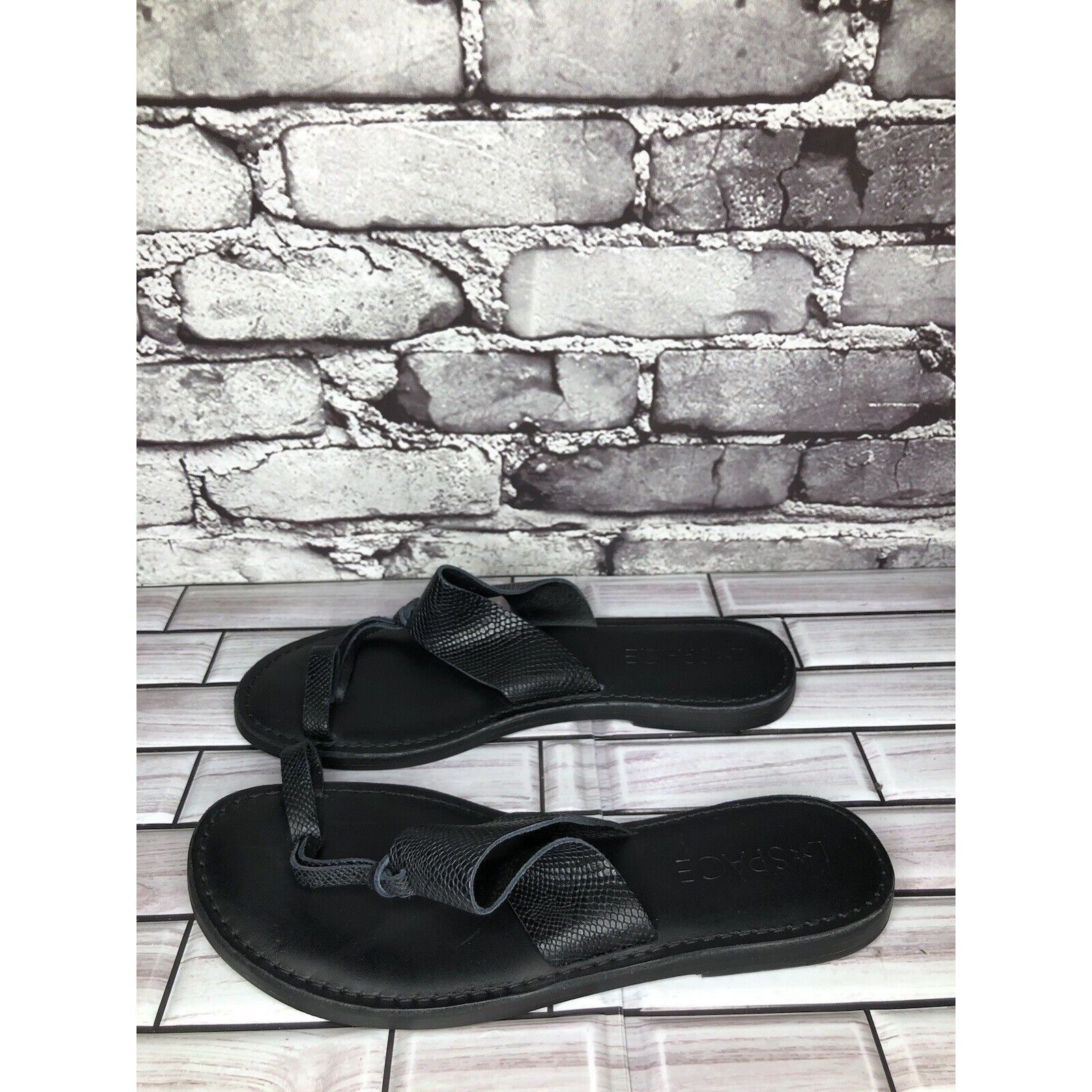 Other L*Space Miramar Black Leather SnakeSkin Print Toe Post Sanda Size US 9 / IT 39 - 7 Thumbnail