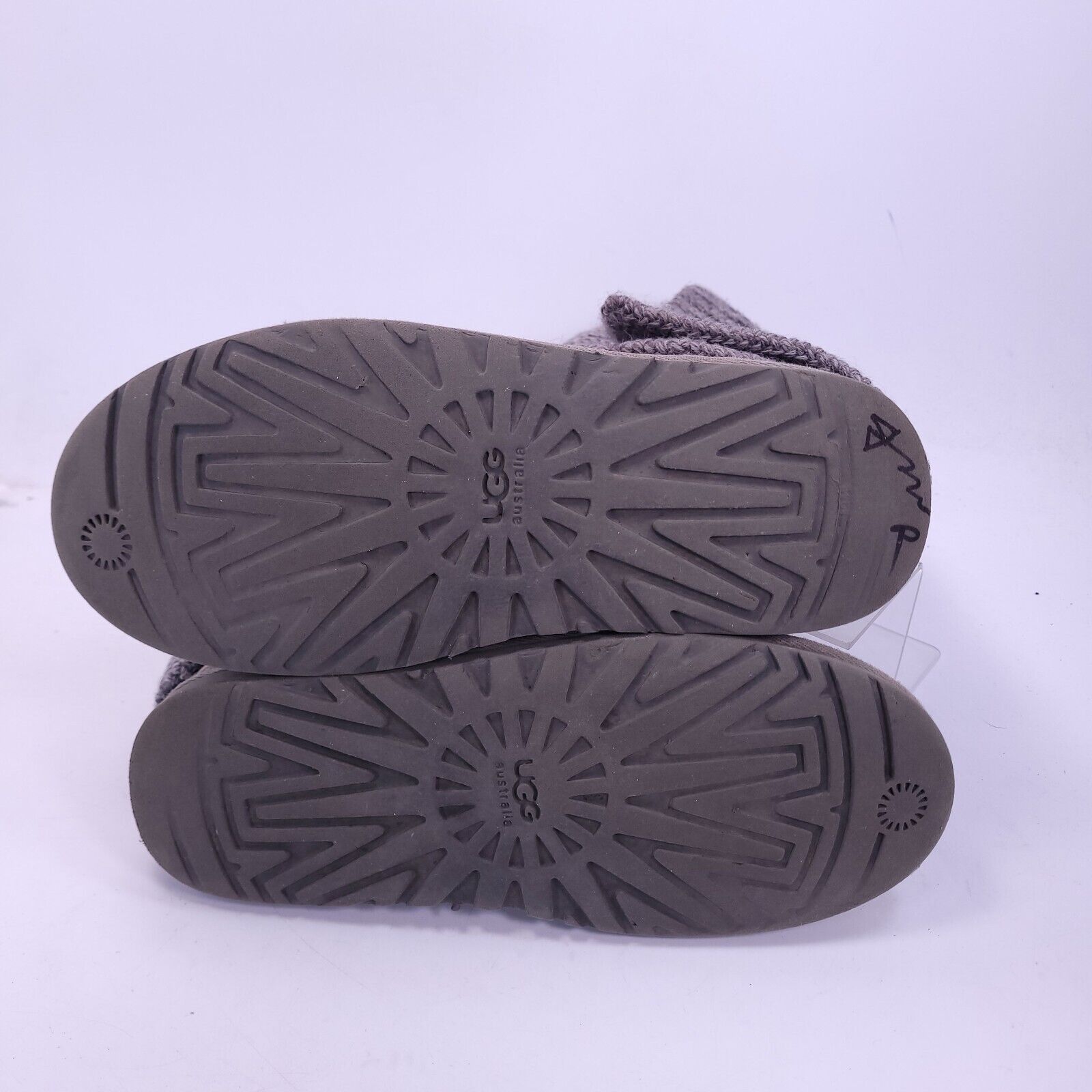 Ugg UGG Australia Casual Mid Rise Snow Boot Womens Size 5 5819 Size US 5 / IT 35 - 7 Thumbnail