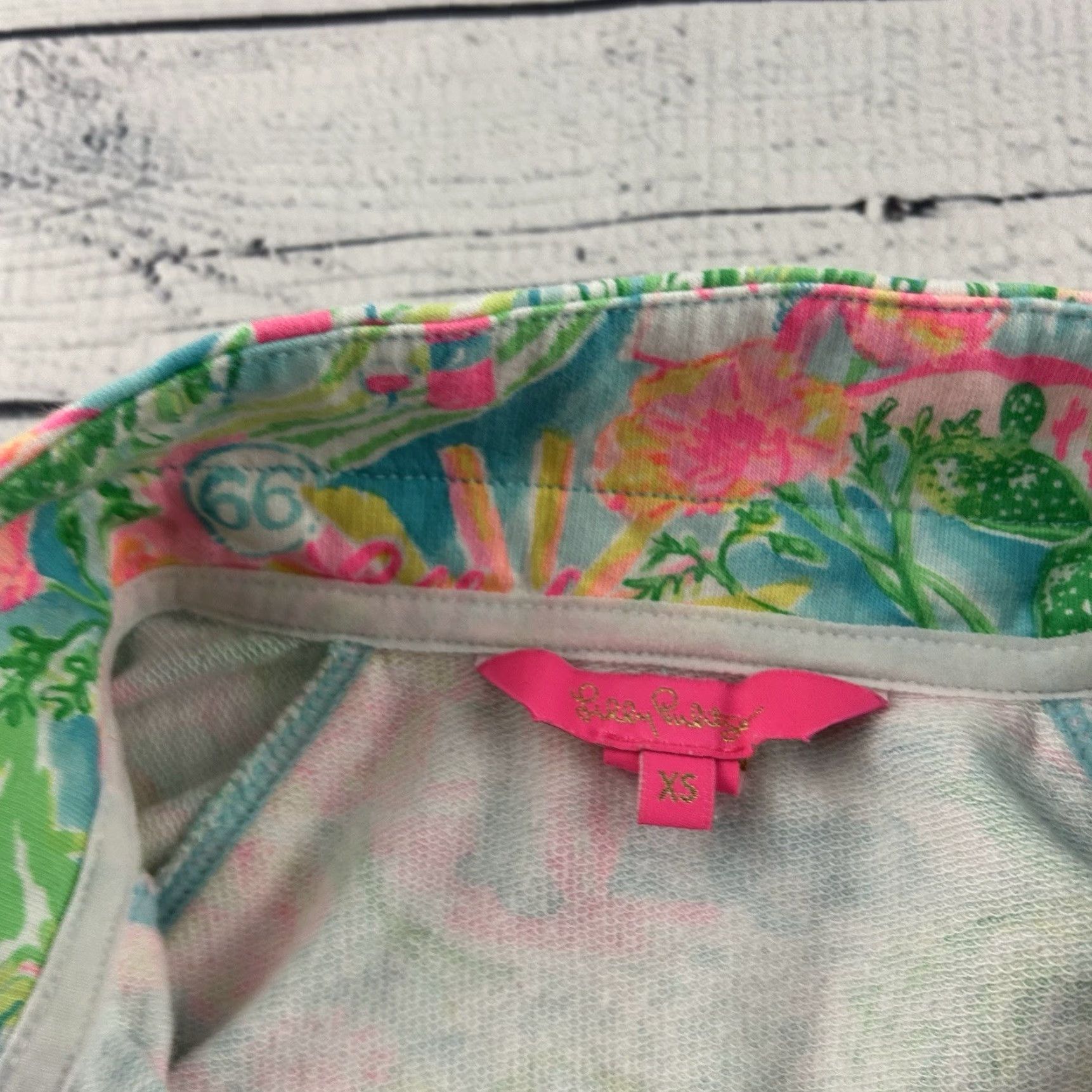 Lilly Pulitzer Lilly Pulitzer 1/4 Zip Floral Skipper Pullover Jacket Women's XS Pullover XS Floral Multicolor 1/4 Zip Womens Size XS / US 0-2 / IT 36-38 - 2 Thumbnail