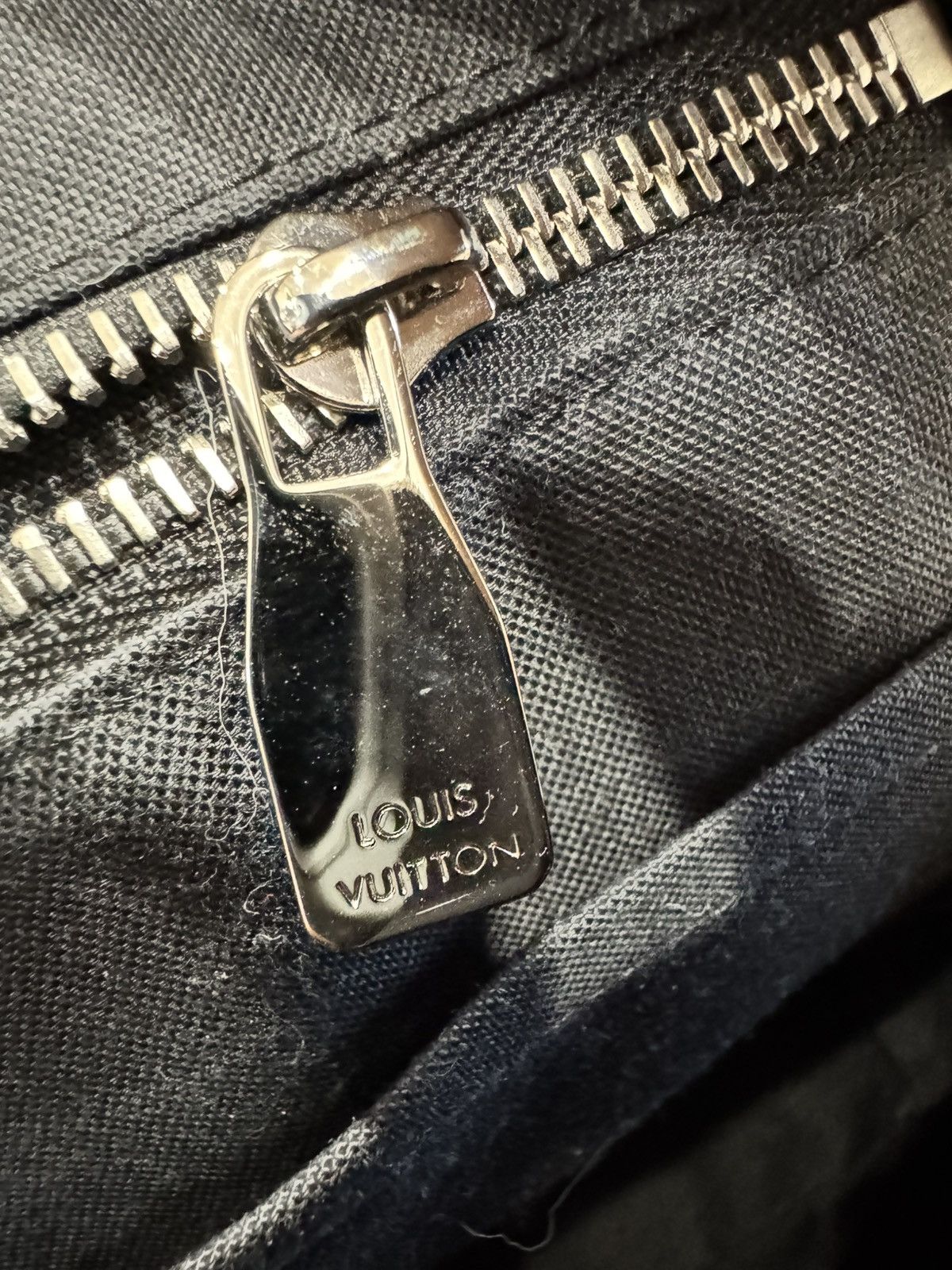 Louis Vuitton Louis Vuitton Taiga Grigori Gray Backpack Ardoise Leather Size ONE SIZE - 22 Thumbnail