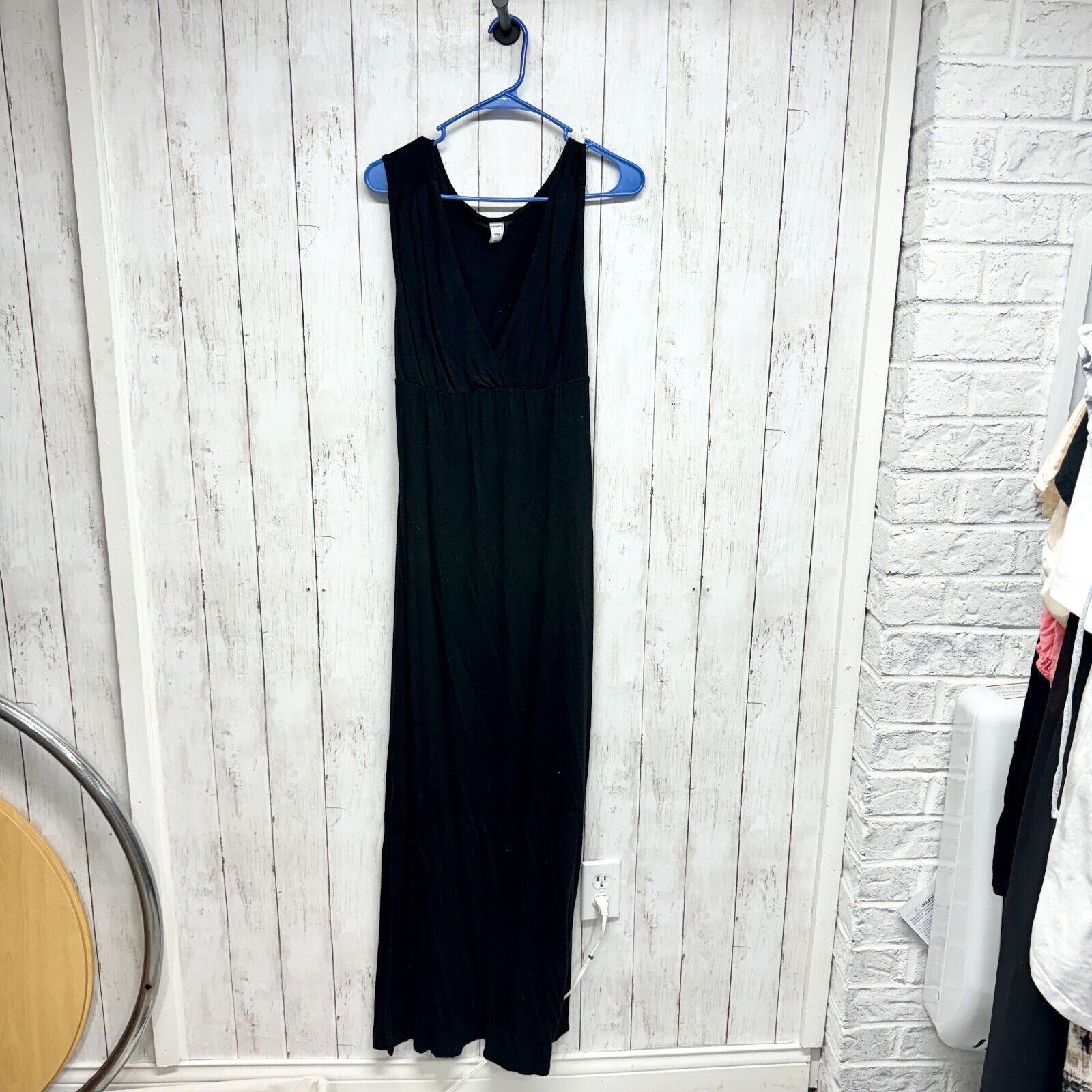 Old Navy Old Navy Dress MD Maxi Black Cotton Sleeveless Deep Vneck Size M / US 6-8 / IT 42-44 - 2 Thumbnail