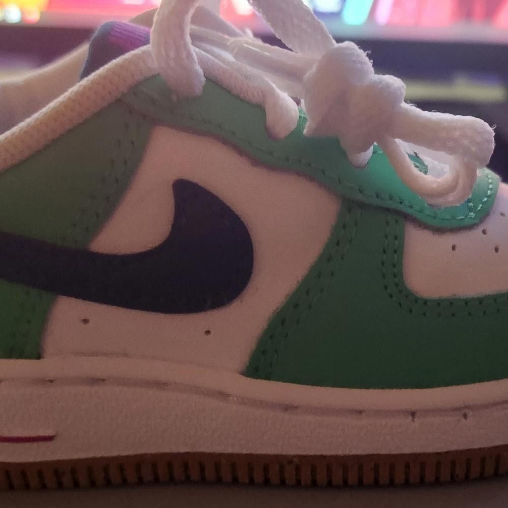 Nike Nike Kids' Air Force 1 Low Sneakers - Green & White Size US 6 / EU 39 - 2 Thumbnail