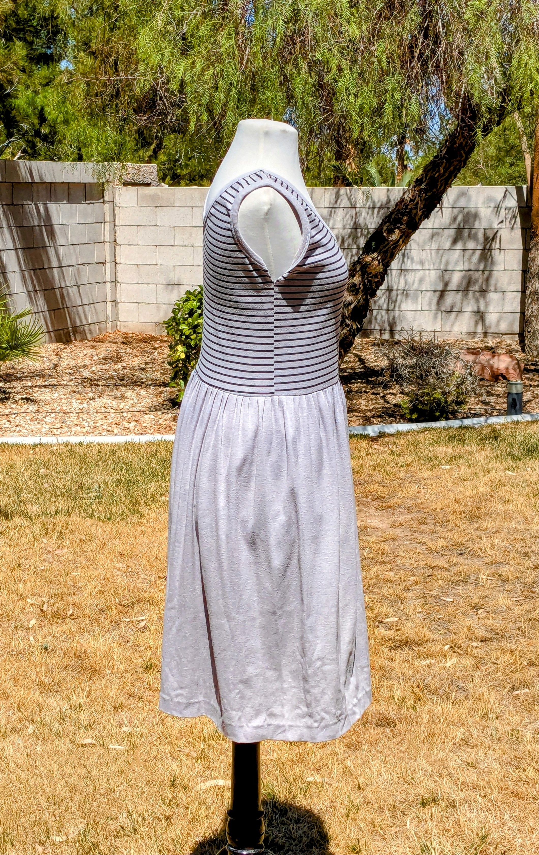 Other Stretchy V-Neck Striped Petite Fit&Flare Pullover Tank Dress Size M / US 6-8 / IT 42-44 - 3 Thumbnail
