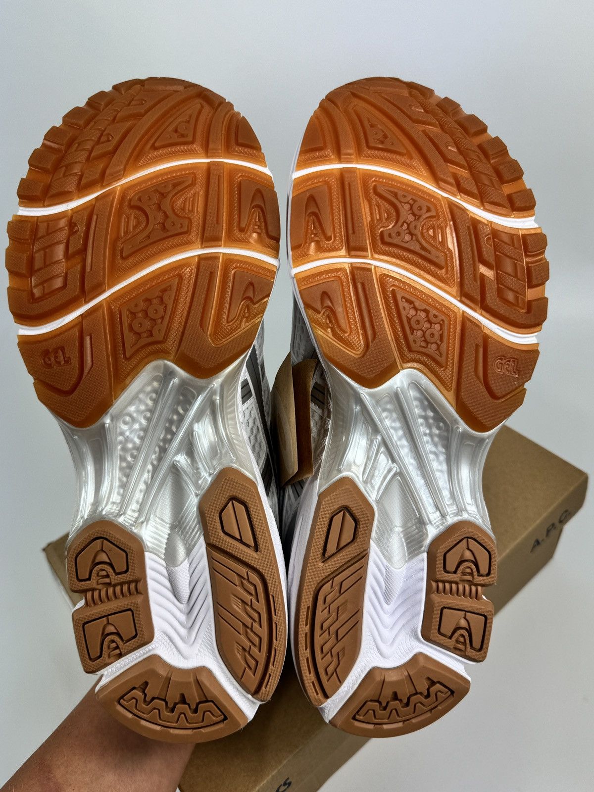 Asics + A.P.C GEL KAYANO 14 SNEAKERS Size US 11.5 / EU 44-45 - 5 Thumbnail