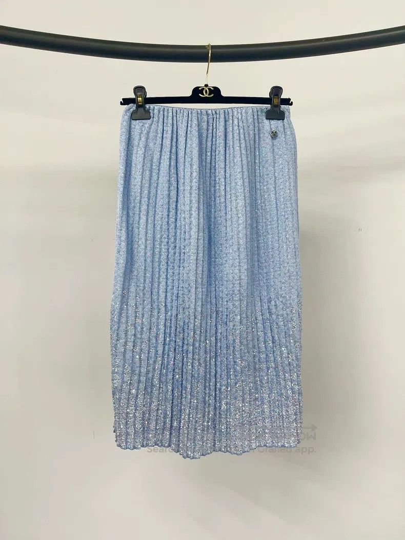 Chanel Chanel 25P blue sequin skirt Size 24" / US 00 / IT 34 - 1 Thumbnail