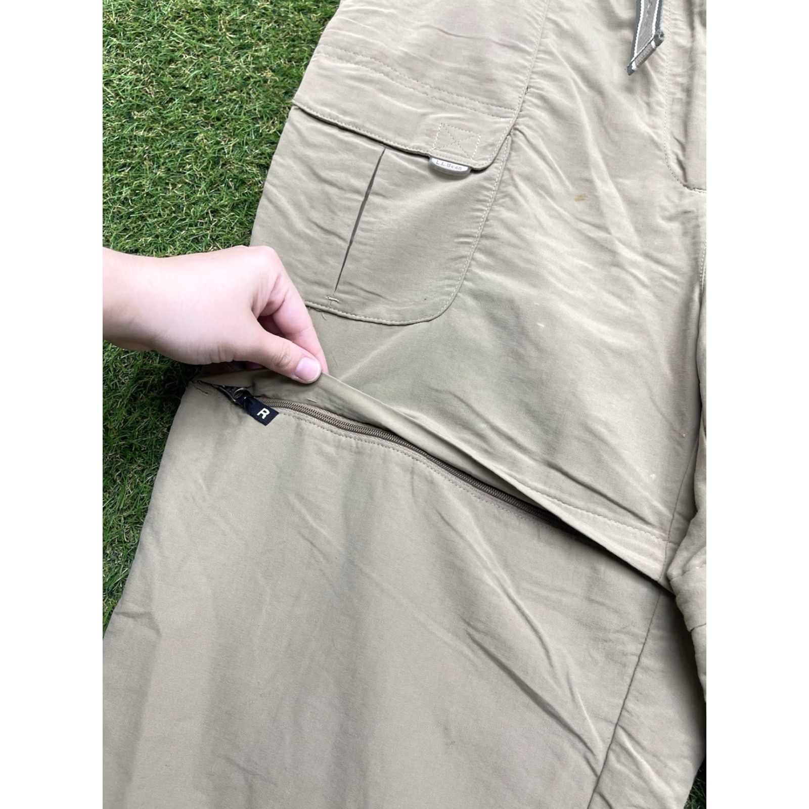 Vintage L.L. Bean Women's Convertible Hiking Pants Large Beige Microfiber Cargo Stretch Bootcut 2000s Size 36" / US 14 / IT 50 - 3 Thumbnail