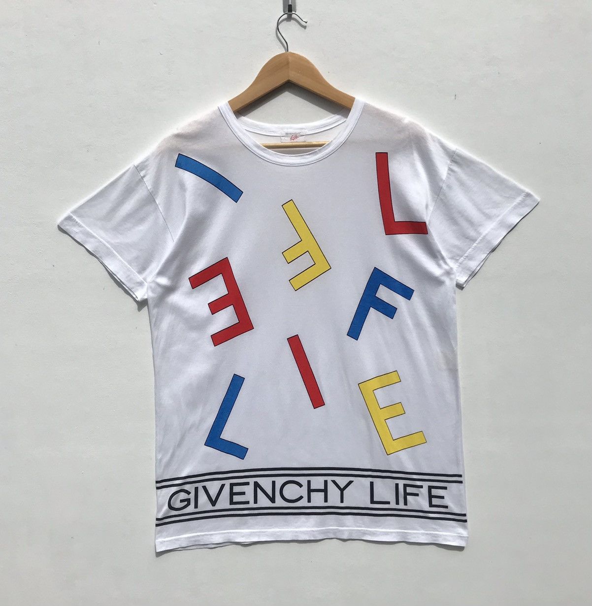 Vintage Vintage Givenchy Life Shirt Givenchy Luxury Spellout Size M / US 6-8 / IT 42-44 - 1 Thumbnail