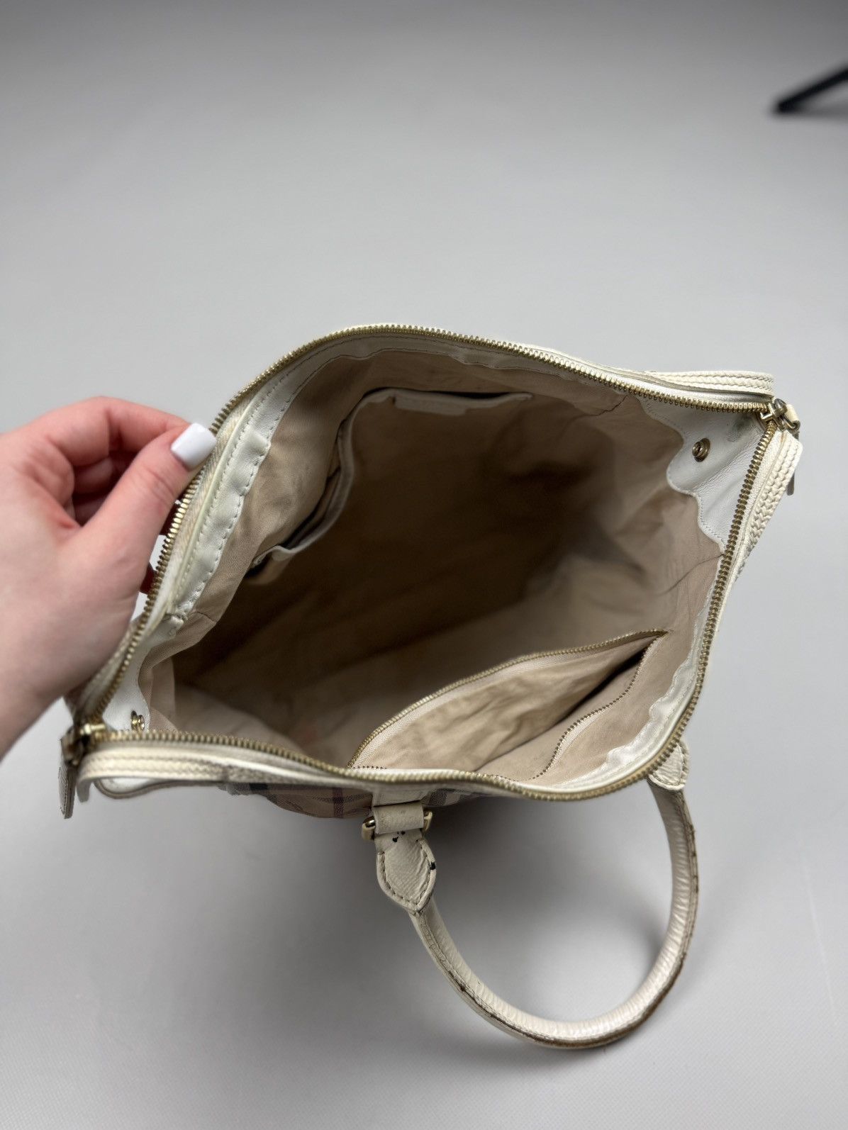 Burberry Burberry Ladies Nova Check Hand Bag Size ONE SIZE - 16 Thumbnail