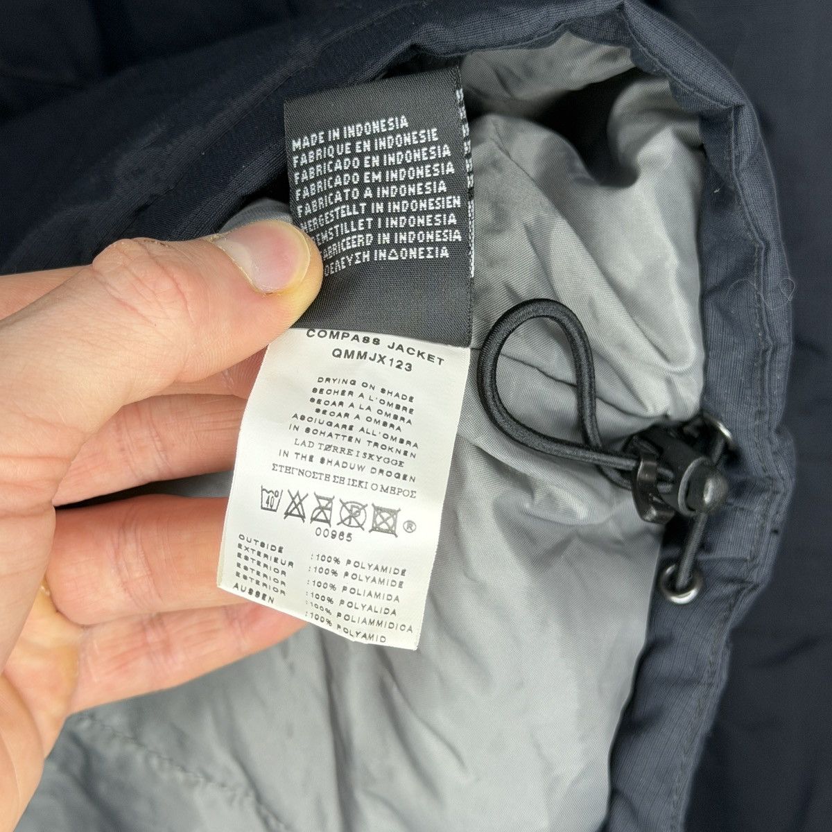 Quiksilver Vintage Quiksilver Compass Anorak Jacket Black Nylon Y2K Size US XL / EU 56 / 4 - 10 Thumbnail