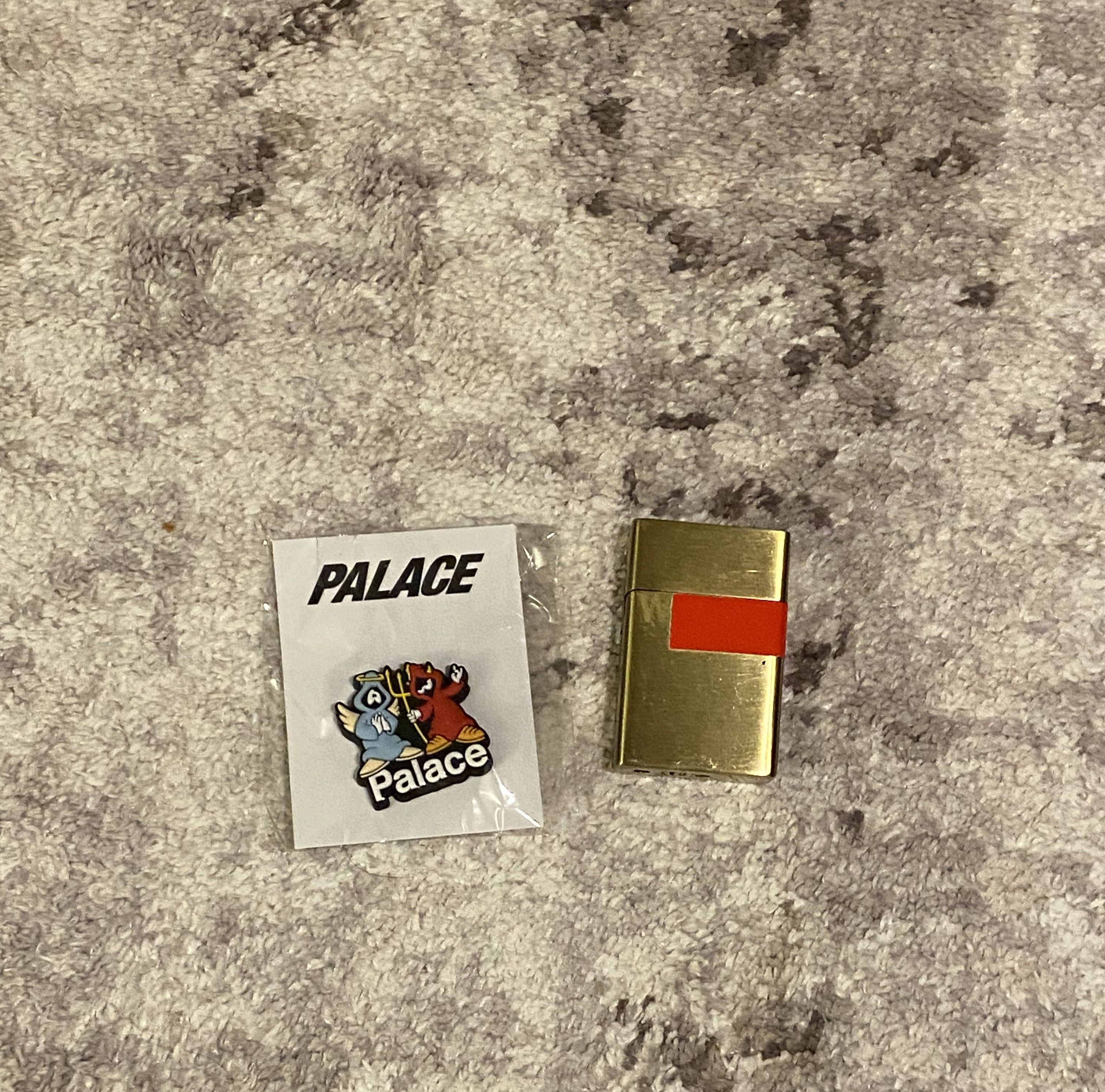 Palace Palace carabiner keychain clip | Grailed