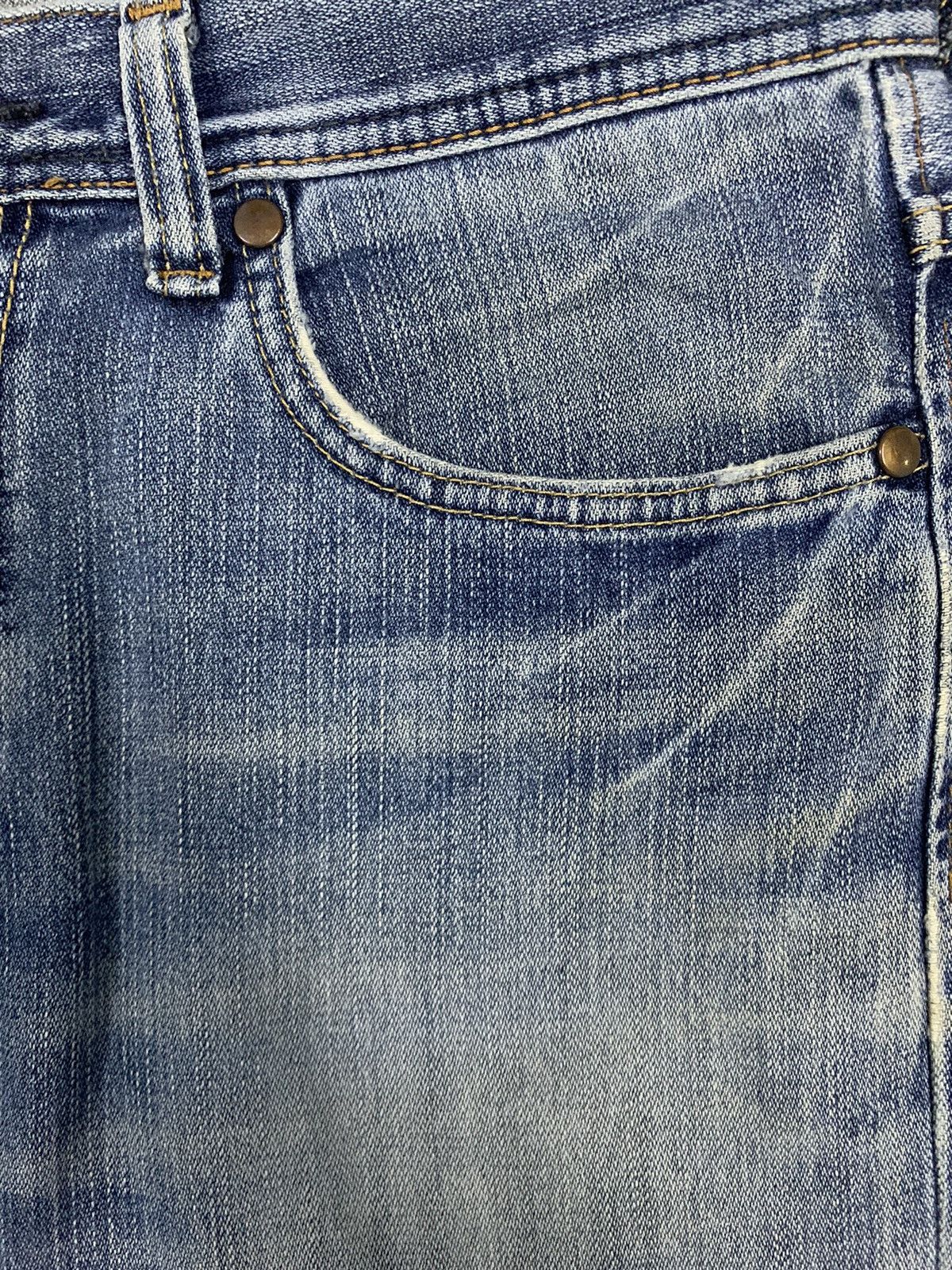 Wrangler Vintage Wrangler Blue Washed Straight Leg Distressed Jeans Size US 33 - 6 Thumbnail