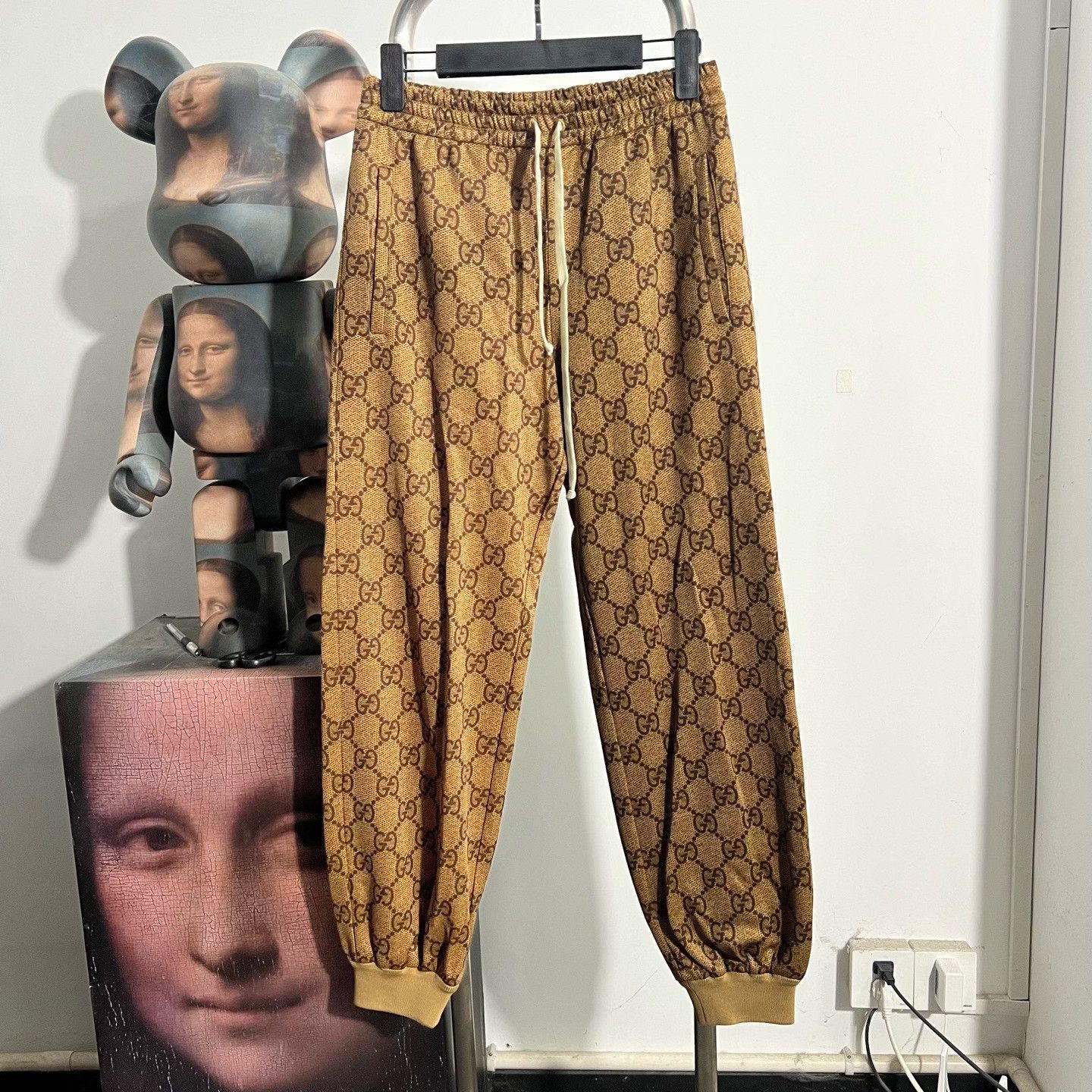 Gucci Gucci Pants 24 Women Size 24" / US 00 / IT 34 - 1 Thumbnail