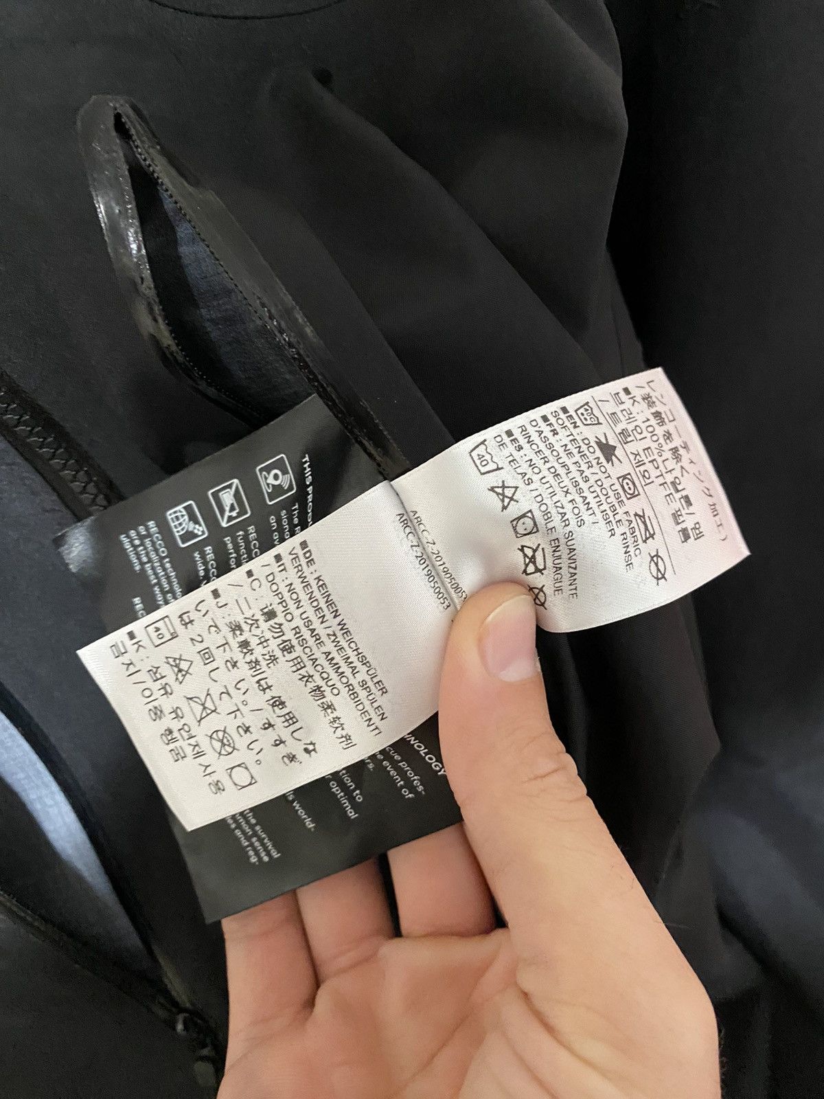 Arc'teryx × Goretex Arcteryx Better Gift Shop Alpha SV Artist Series Size US XL / EU 56 / 4 - 14 Thumbnail
