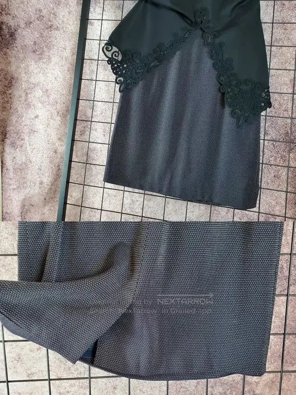 Yves Saint Laurent Yves Saint Laurent Black Wool Blend Dot Skirt . Size 23" - 2 Thumbnail