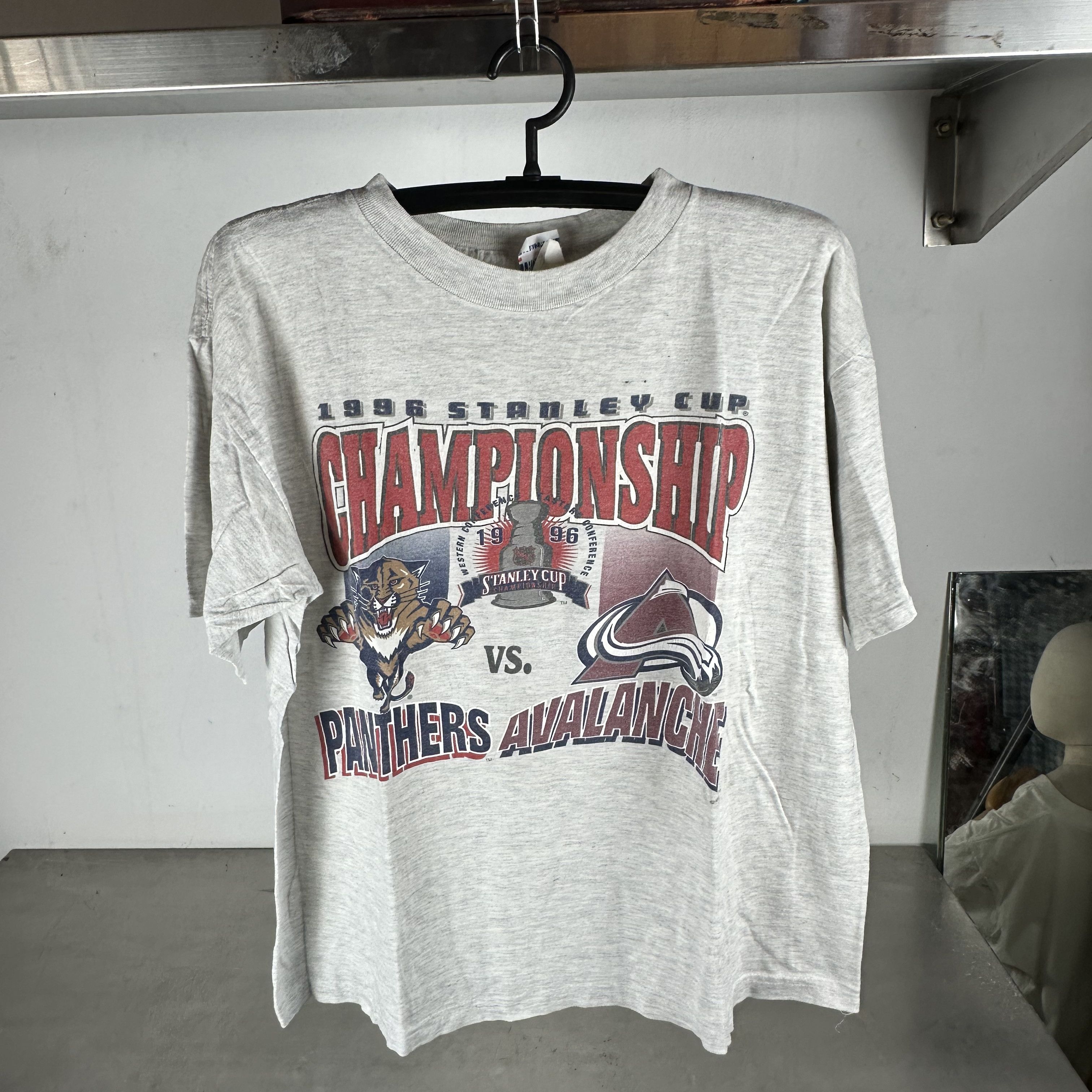 Vintage ​​1996 NHL Stanley Cup Championship Panthers Avalanche Tee Size US XL / EU 56 / 4 - 1 Thumbnail