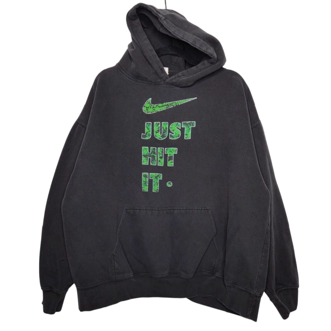 Nike VINTAGE Nike Sweatshirt Hoodie Just Hit It Week Flower Black 2XL Unisex Adults Pullover Mens Womens Size US XXL / EU 58 / 5 - 2 Thumbnail