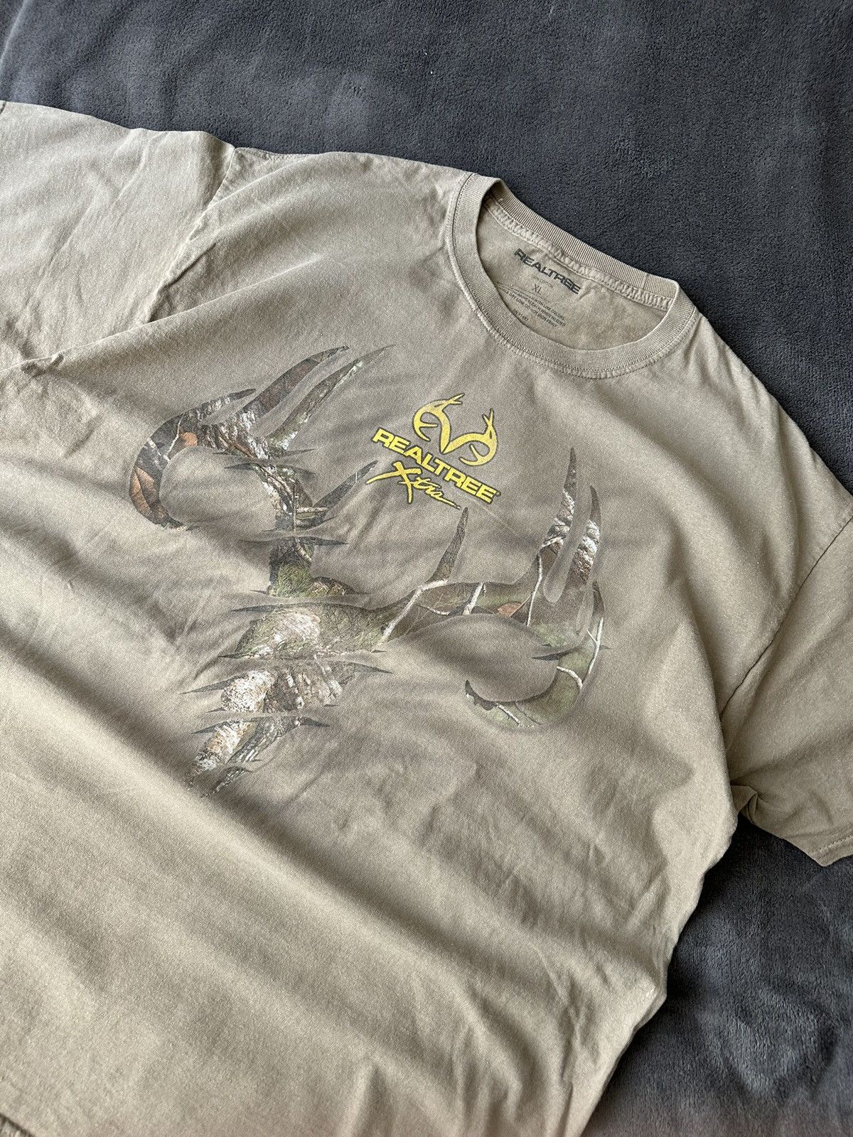 Realtree × Vintage Vintage RealTree T Shirt Tee Tribal XL Size US XL / EU 56 / 4 - 4 Thumbnail