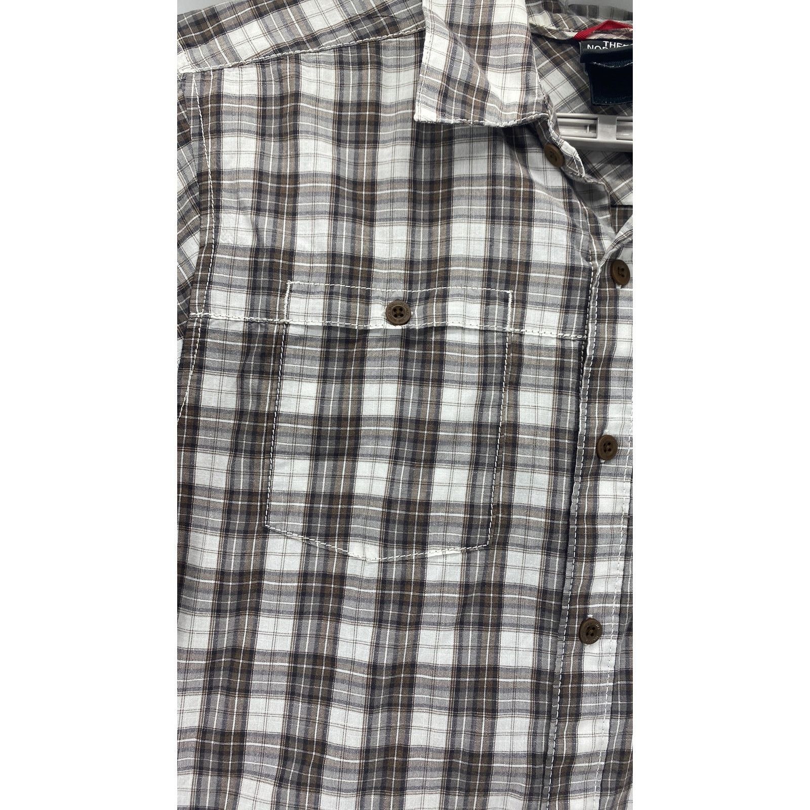 The North Face The North Face Plaid button down short sleeve shirt size L Size US L / EU 52-54 / 3 - 7 Thumbnail