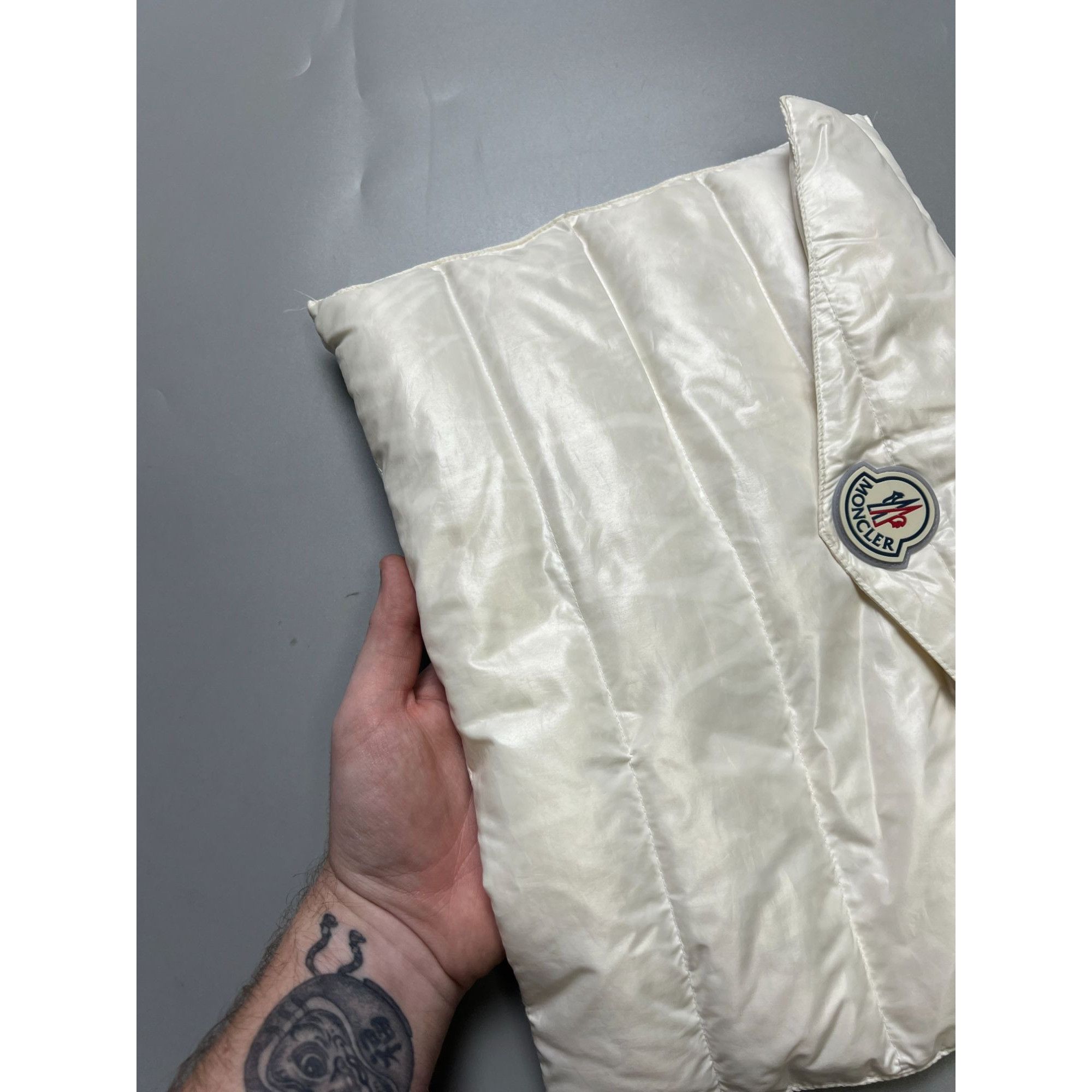 Moncler Moncler White Down Clutch (Y1033) Size ONE SIZE - 14 Thumbnail