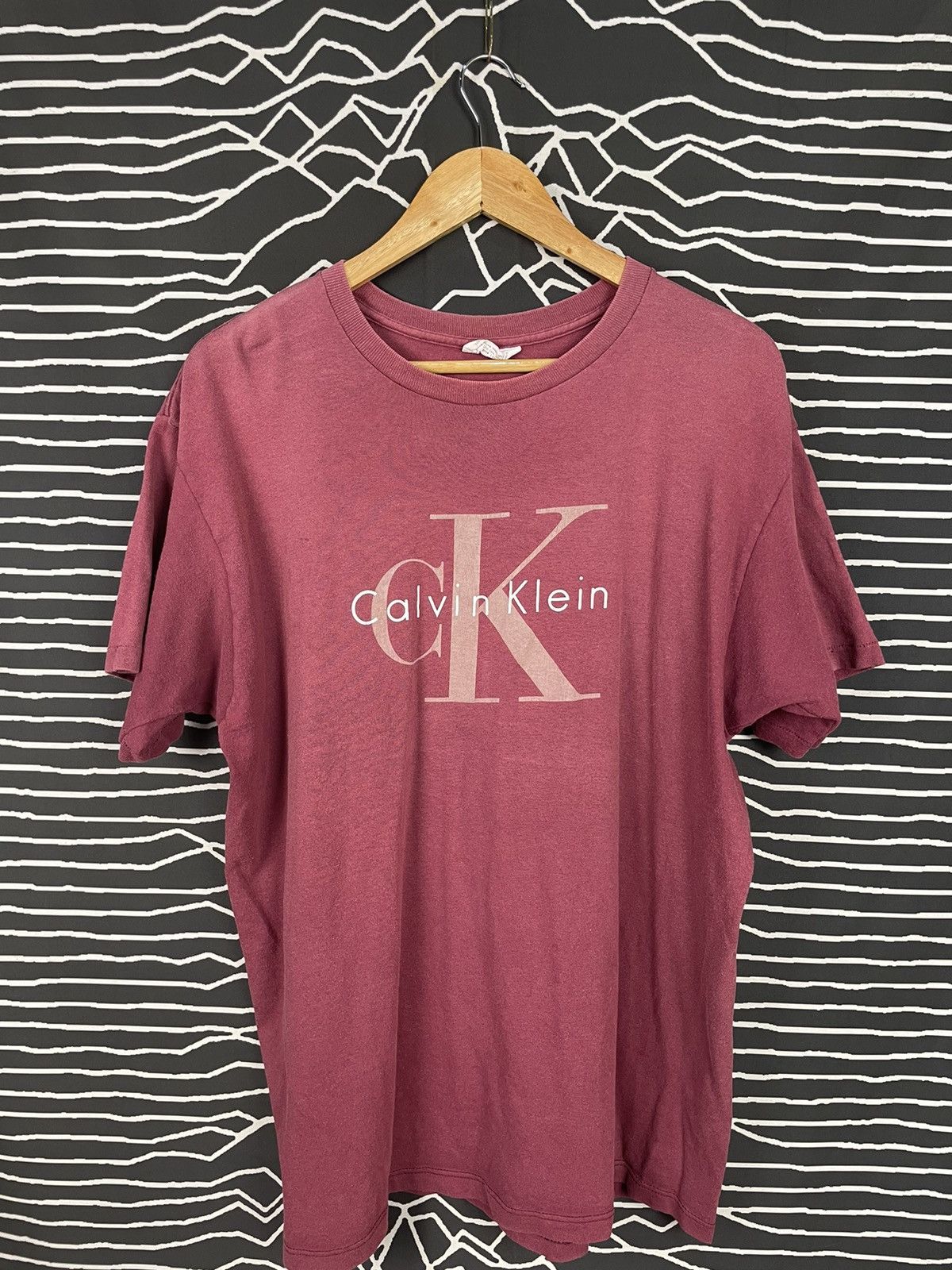 Calvin Klein × Vintage Vintage Calvin Klein Spell out Tee Size US XL / EU 56 / 4 - 1 Thumbnail