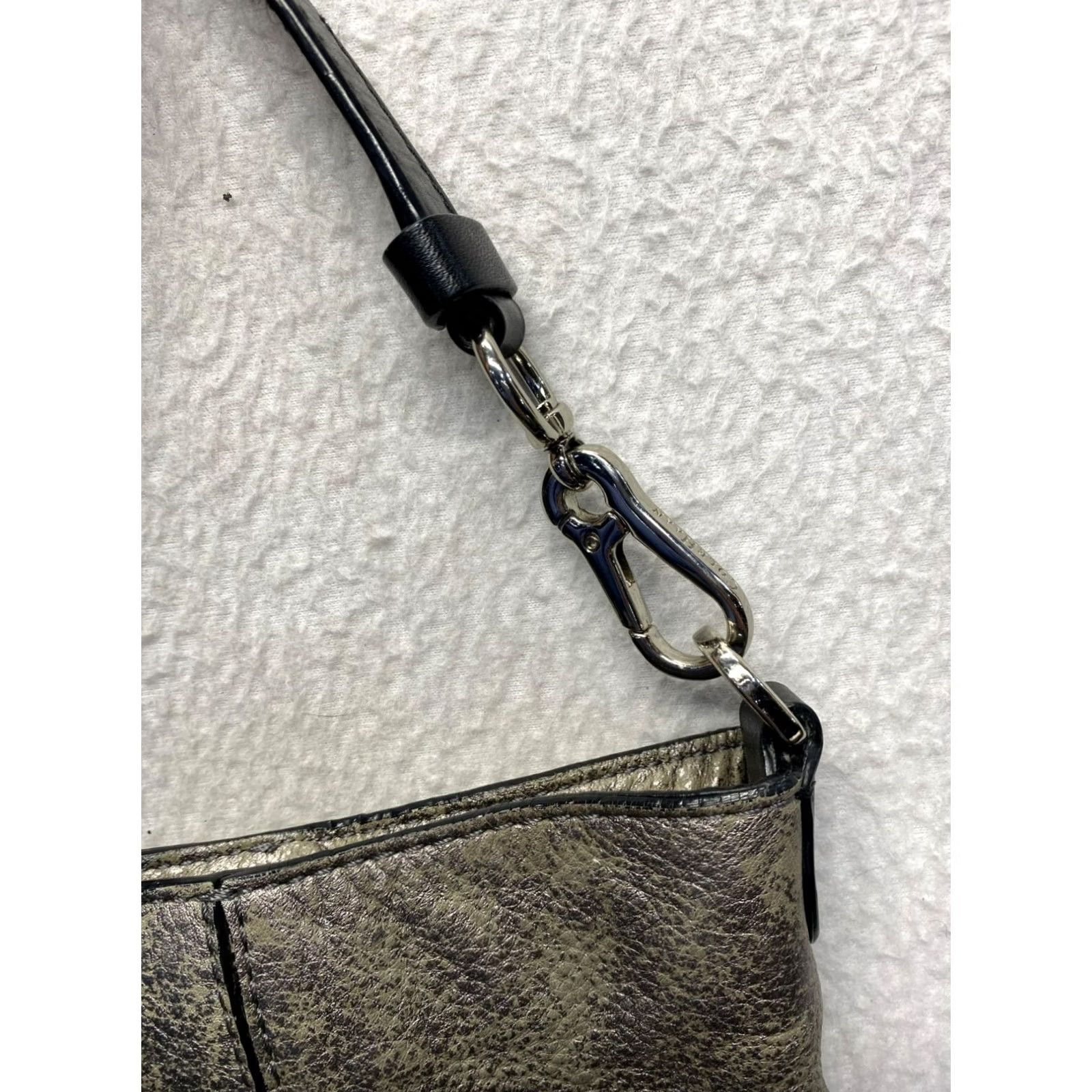 Cole Haan Cole Haan Metallic Pebbled Leather Shoulder Tote Bag Womens Bag Metallic Finish Pebbled Leather Shoulder Bag Good Condition Size ONE SIZE - 5 Thumbnail