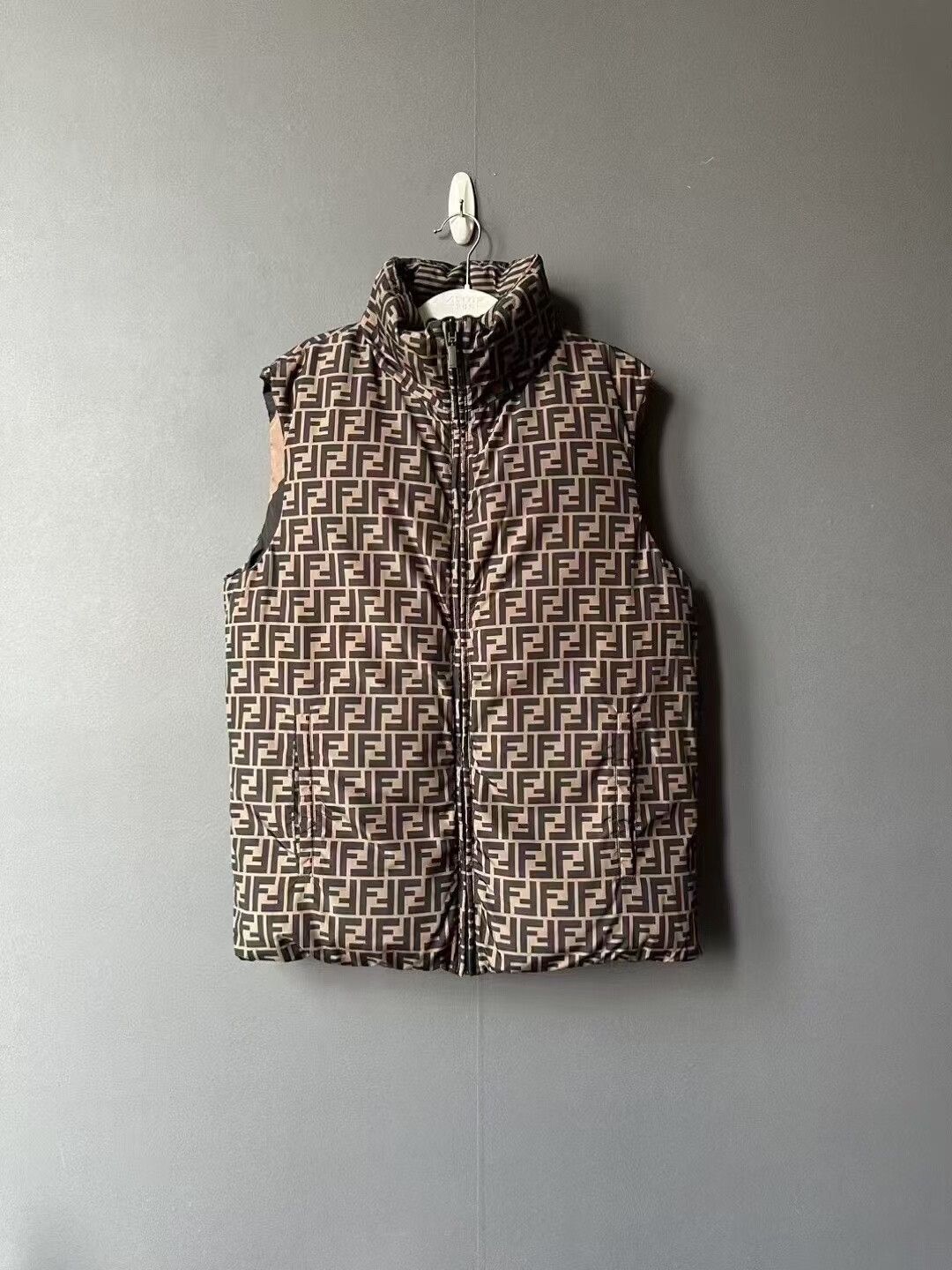 Fendi fendi reversible printed down vest Size US L / EU 52-54 / 3 - 1 Thumbnail