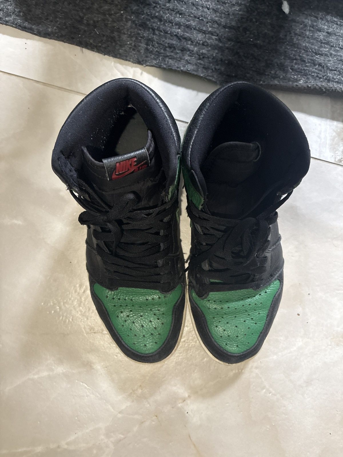 Jordan Brand Jordan 1 Retro High Pine Green Size US 9 / EU 42 - 5 Thumbnail